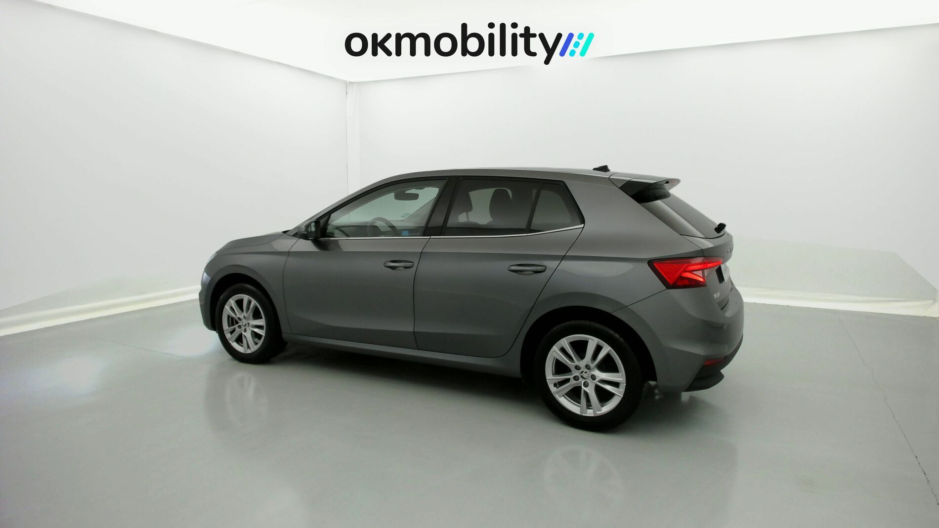 skoda fabia selection 1.0 MPI 80 2024 gris graphite 7