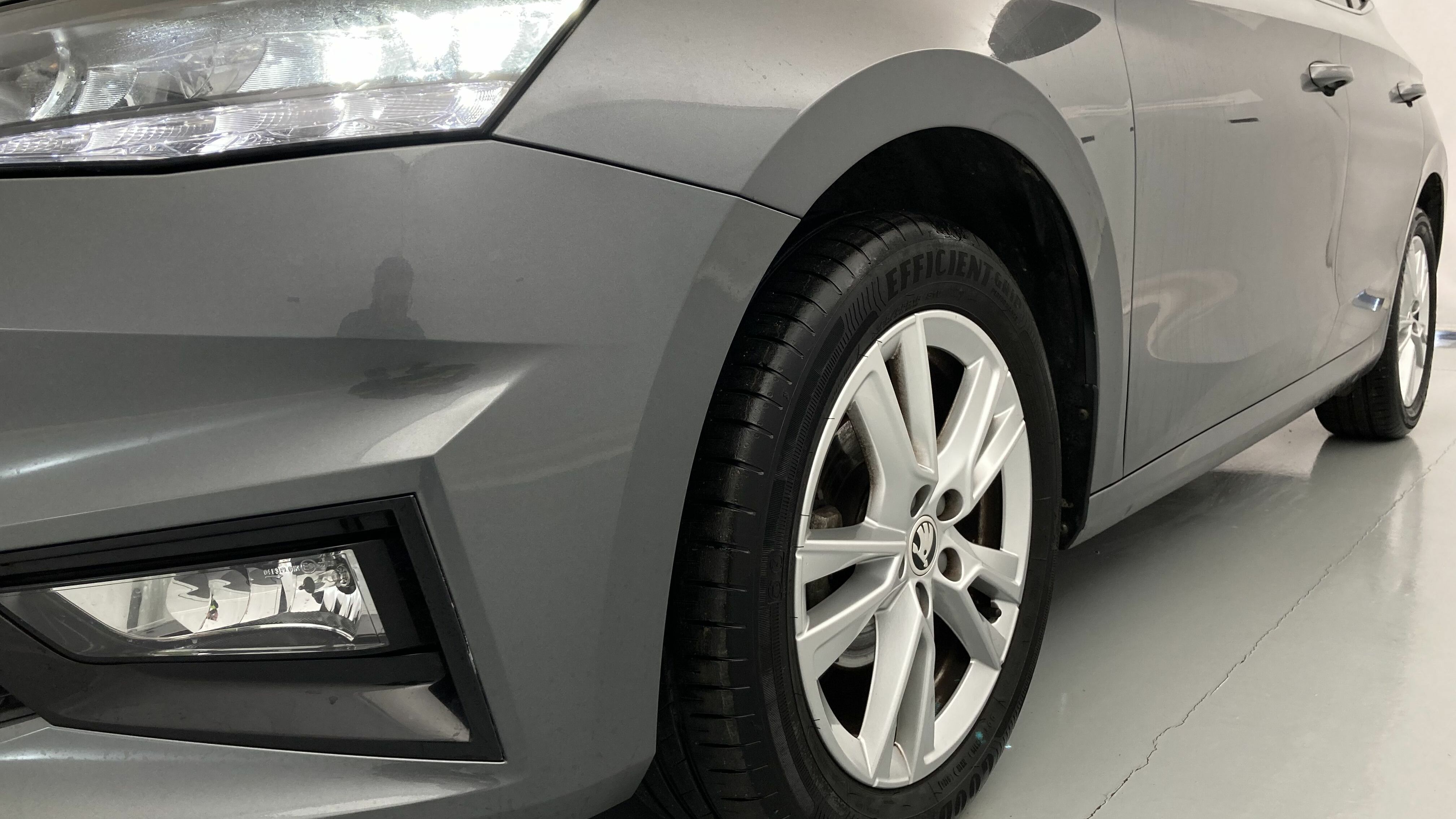 skoda fabia selection 1.0 MPI 80 2024 gris graphite 25