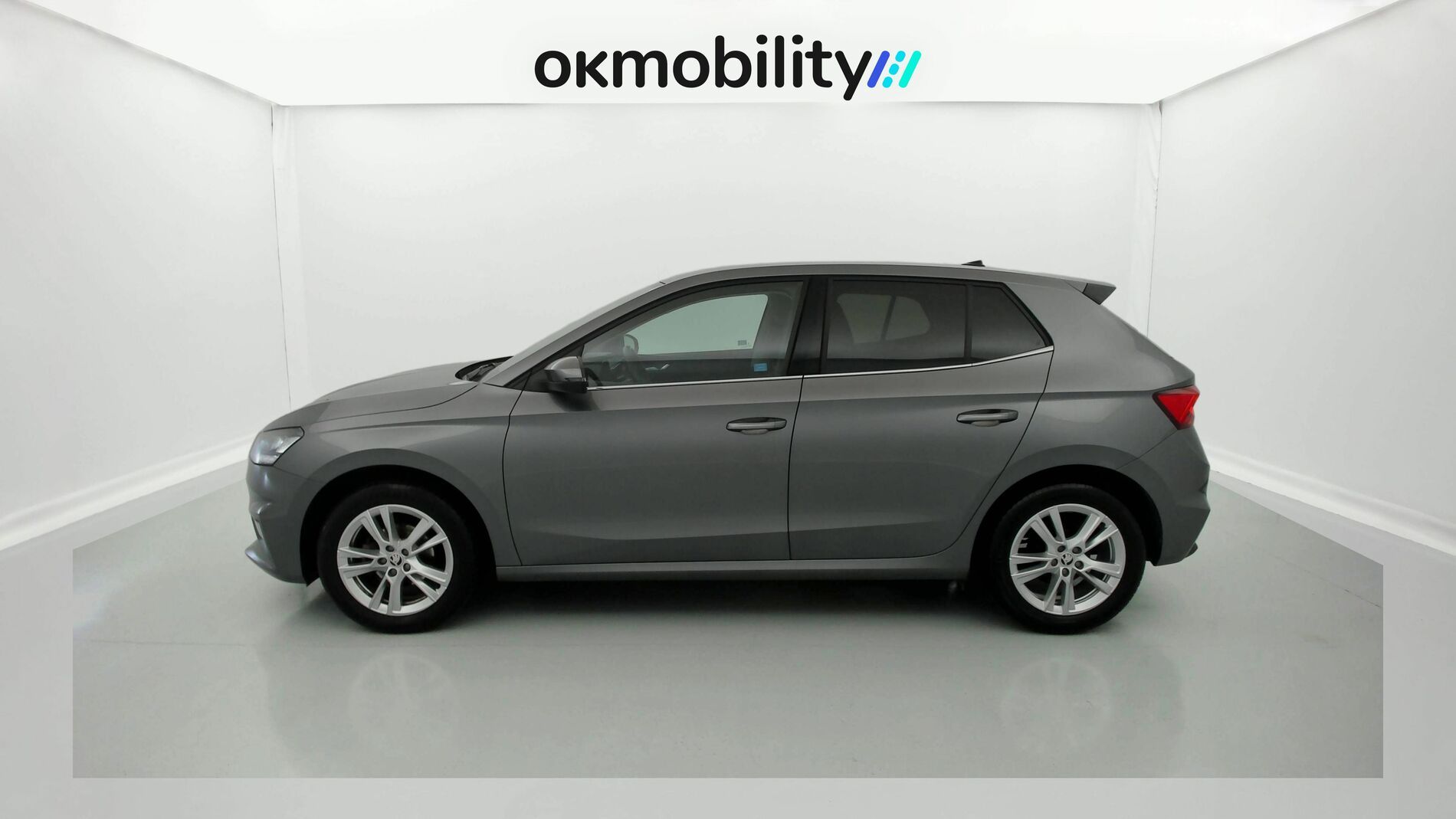 skoda fabia selection 1.0 MPI 80 2024 gris graphite 5