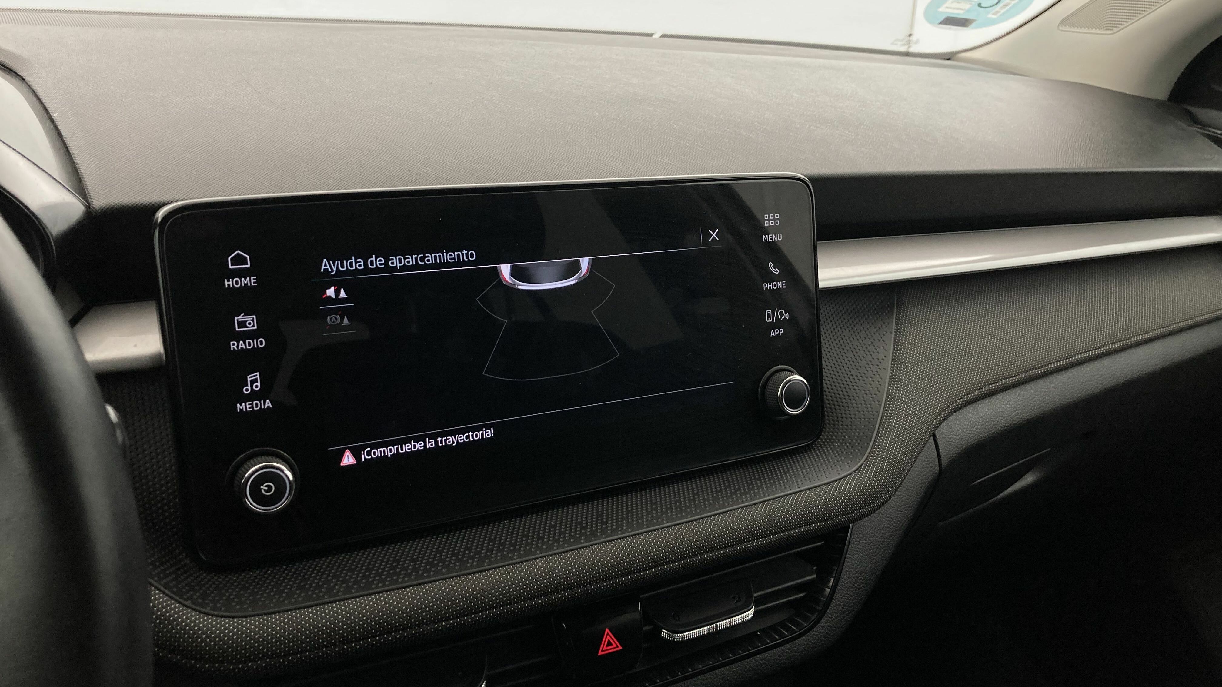 skoda fabia selection 1.0 MPI 80 2024 blanco glaciar 18