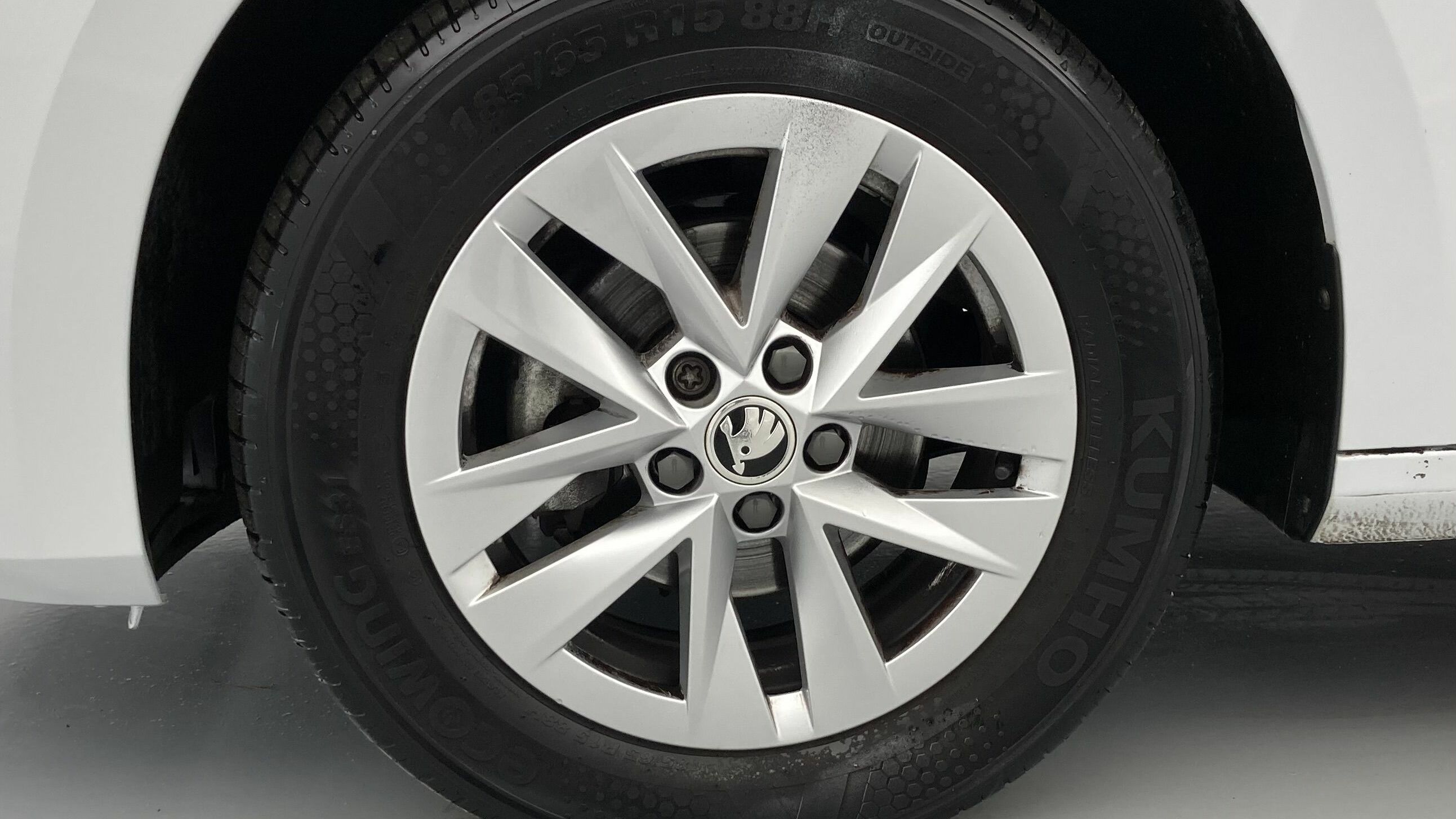 skoda fabia selection 1.0 MPI 80 2024 blanco glaciar 26