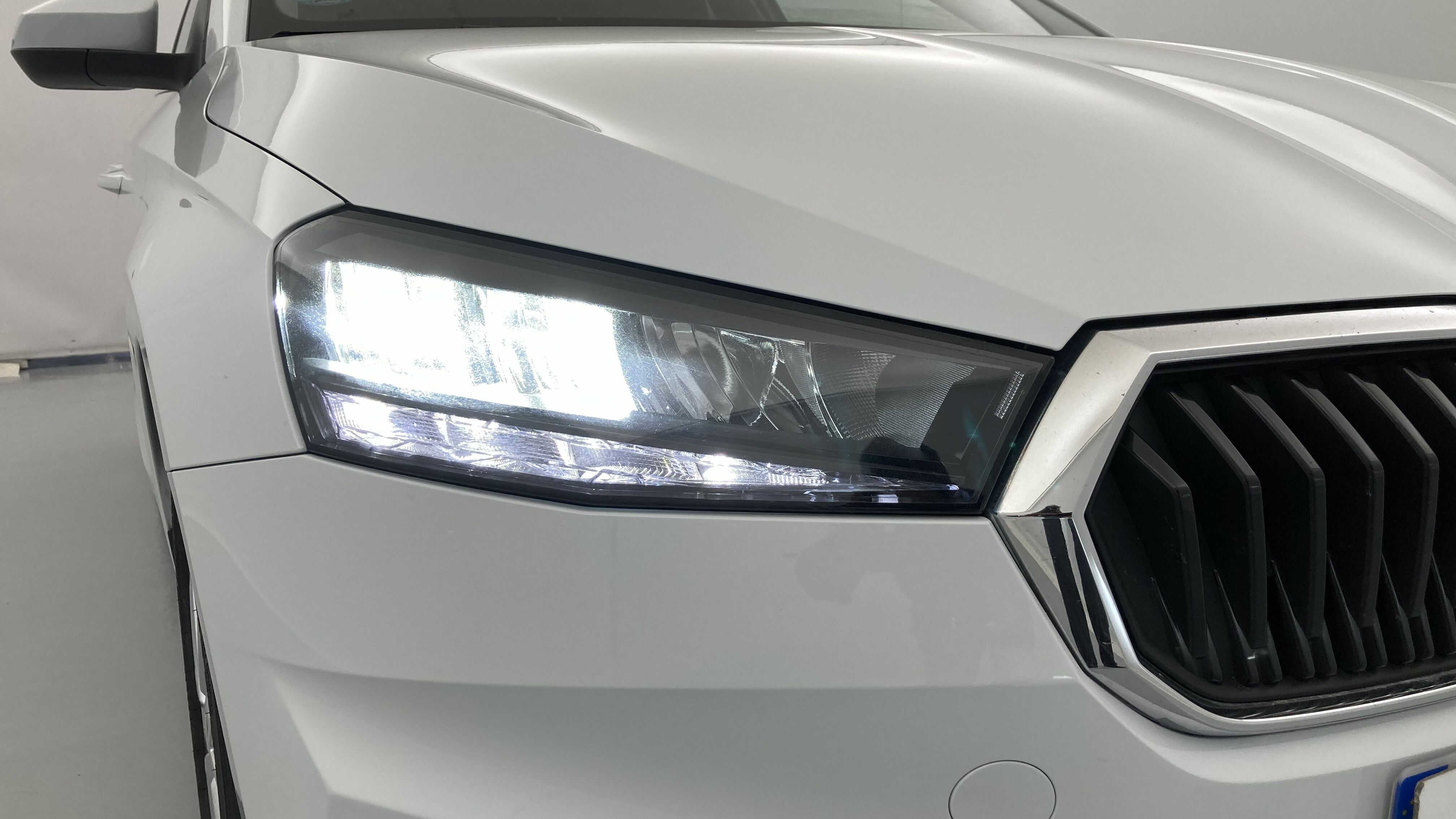 skoda fabia selection 1.0 MPI 80 2024 blanco glaciar 28