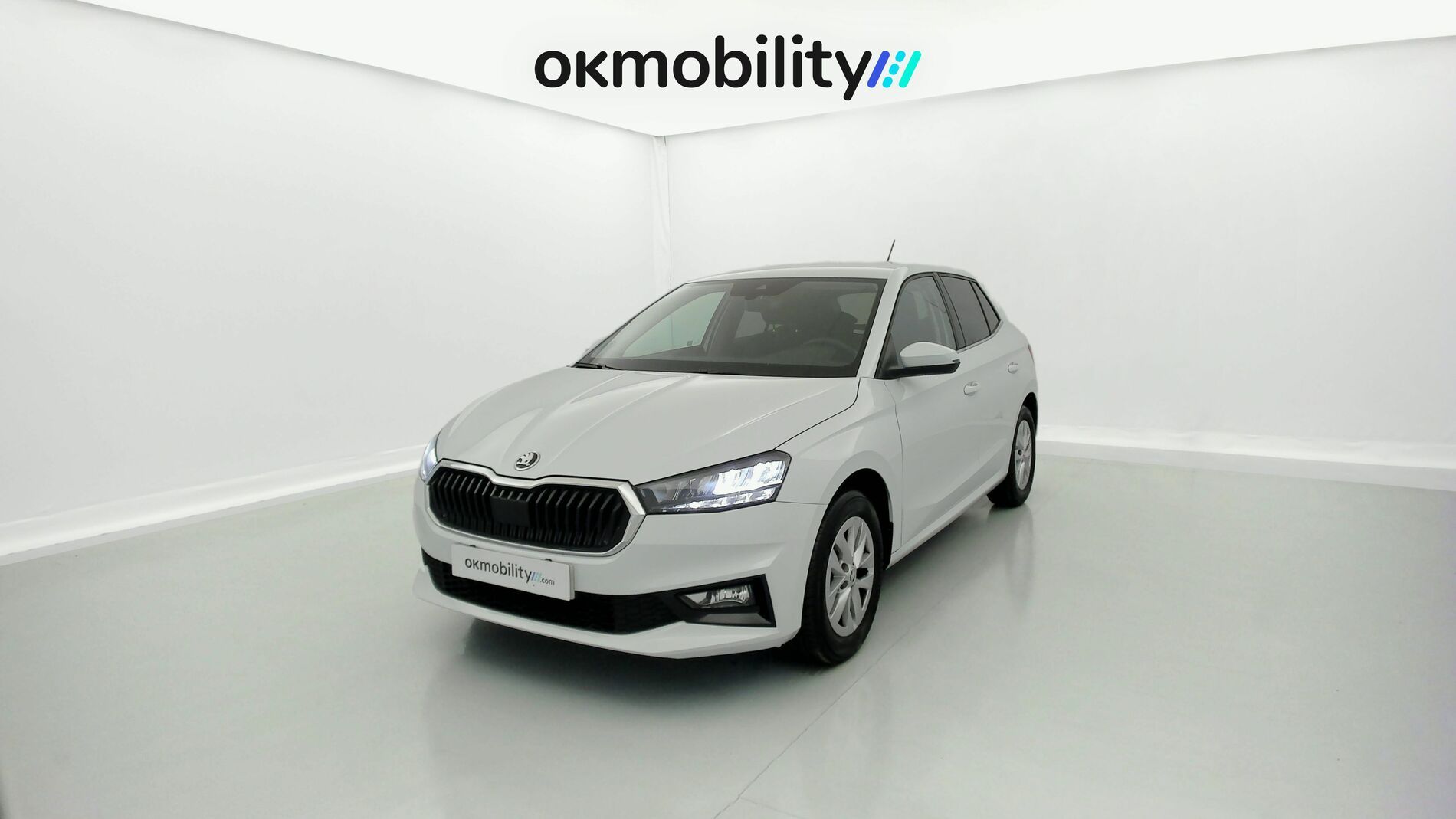 skoda fabia selection 1.0 MPI 80 2024 blanco glaciar 1
