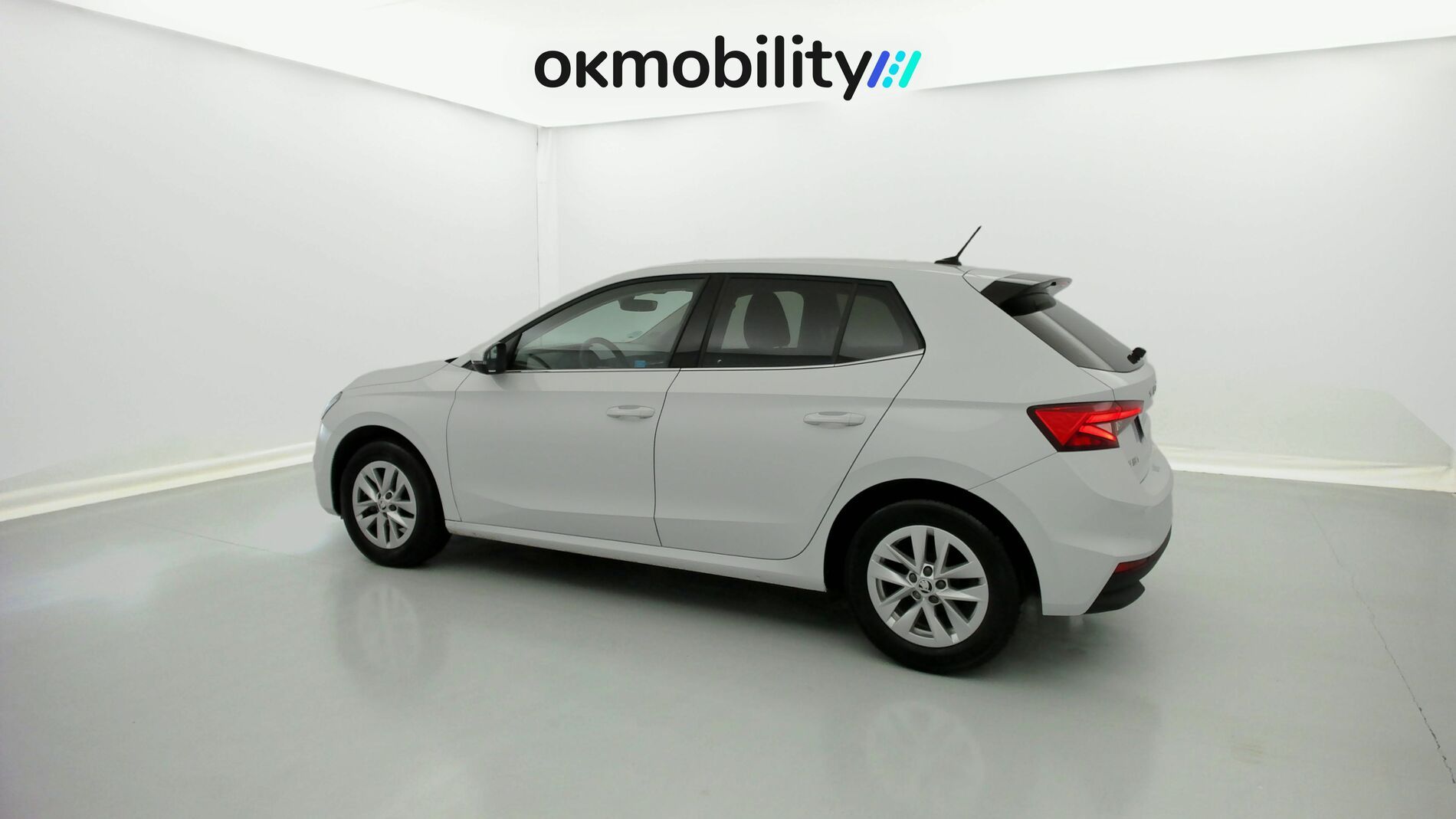 skoda fabia selection 1.0 MPI 80 2024 blanco glaciar 7