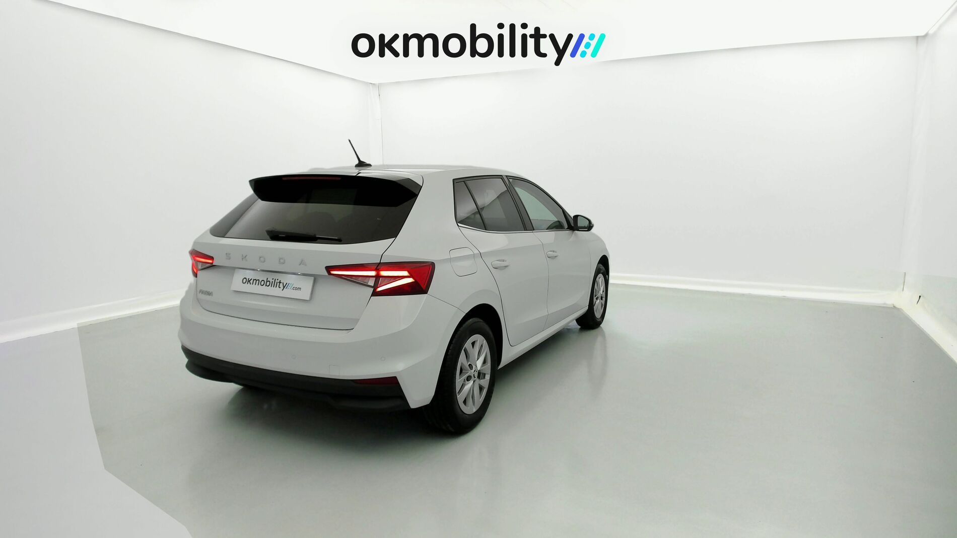 skoda fabia selection 1.0 MPI 80 2024 blanco glaciar 10