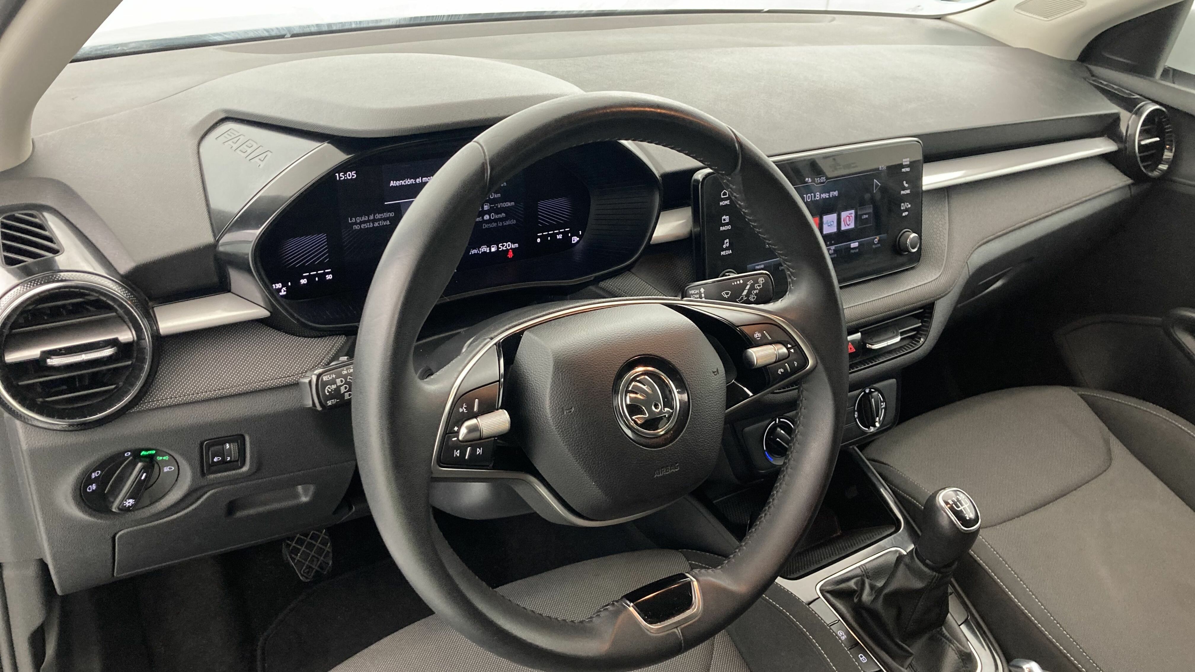 skoda fabia selection 1.0 MPI 80 2024 blanco glaciar 15