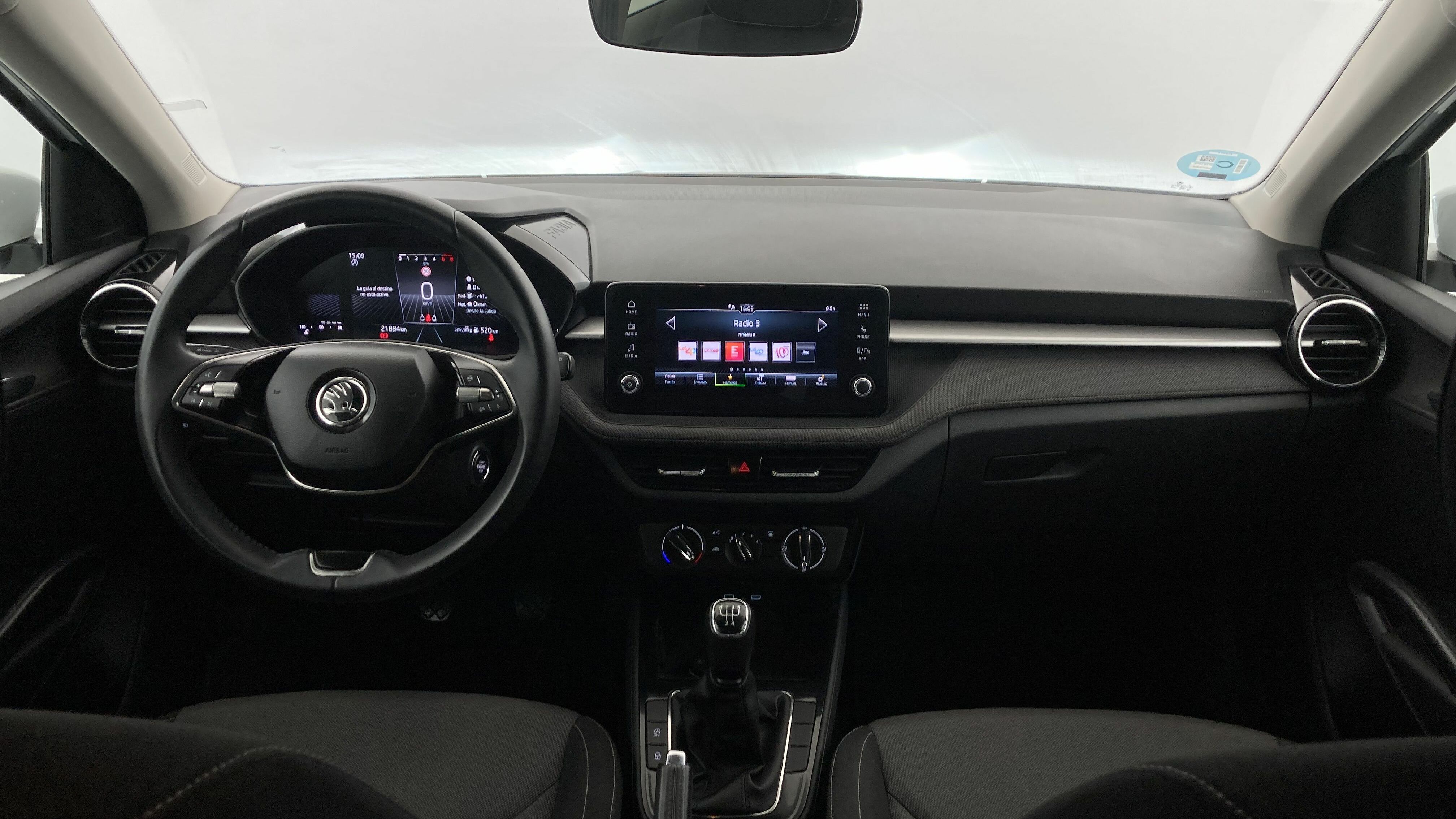 skoda fabia selection 1.0 MPI 80 2024 blanco glaciar 16