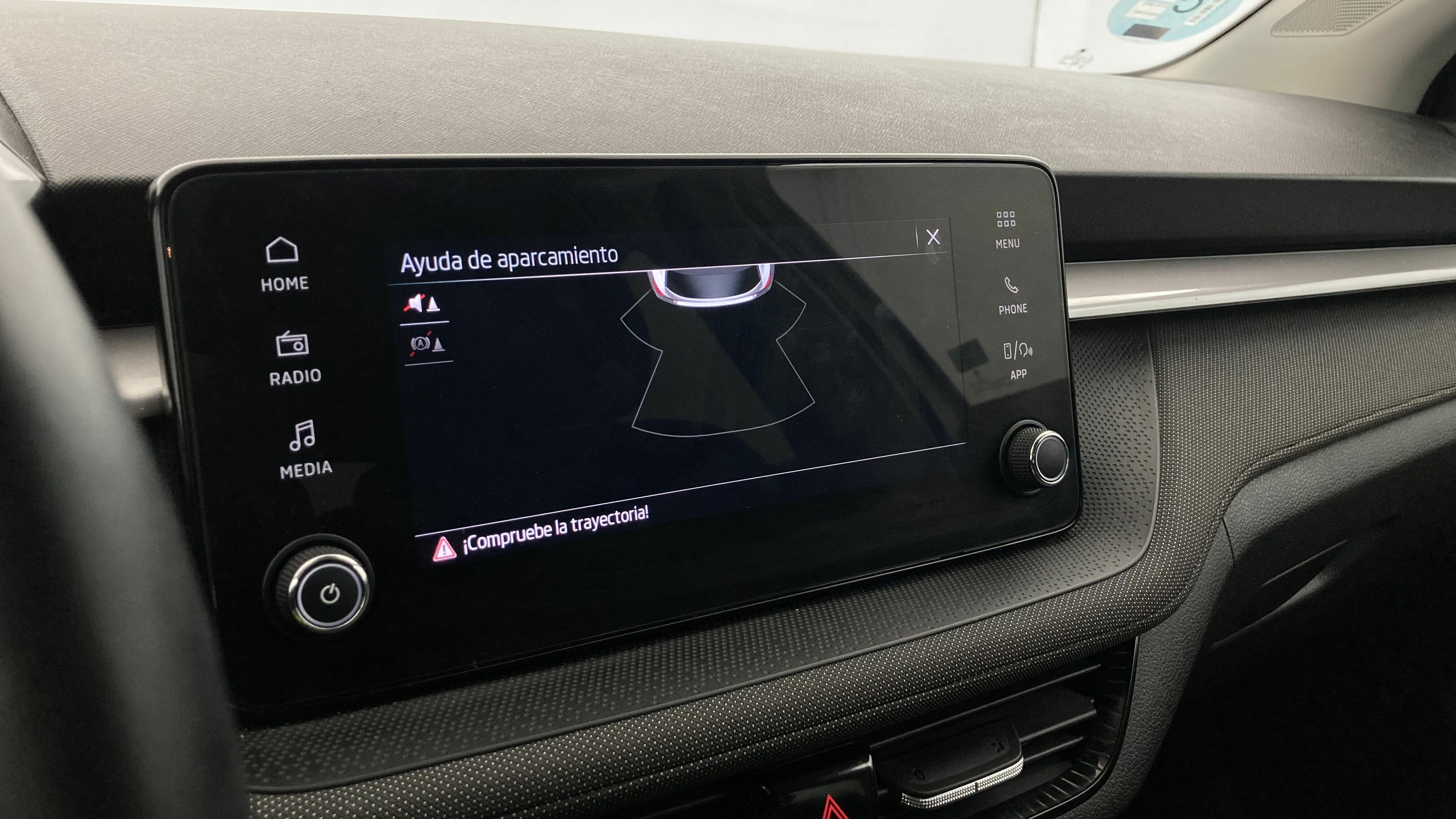 skoda fabia selection 1.0 MPI 80 2024 blanco glaciar 19