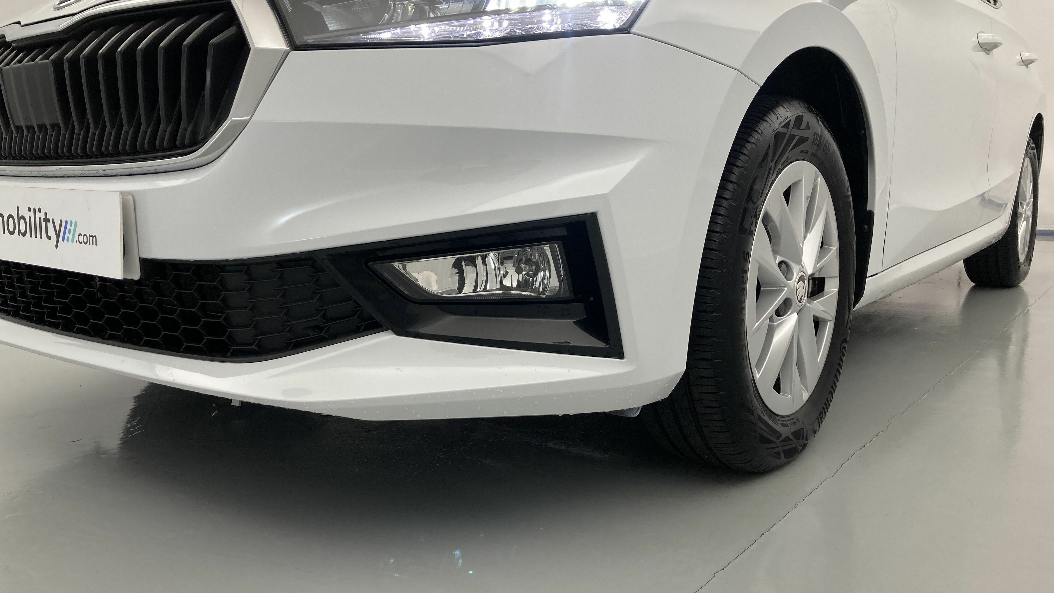 skoda fabia selection 1.0 MPI 80 2024 blanco glaciar 26