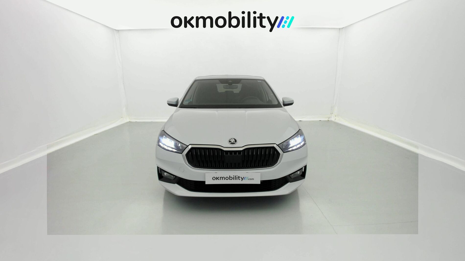 skoda fabia selection 1.0 MPI 80 2024 blanco glaciar 4