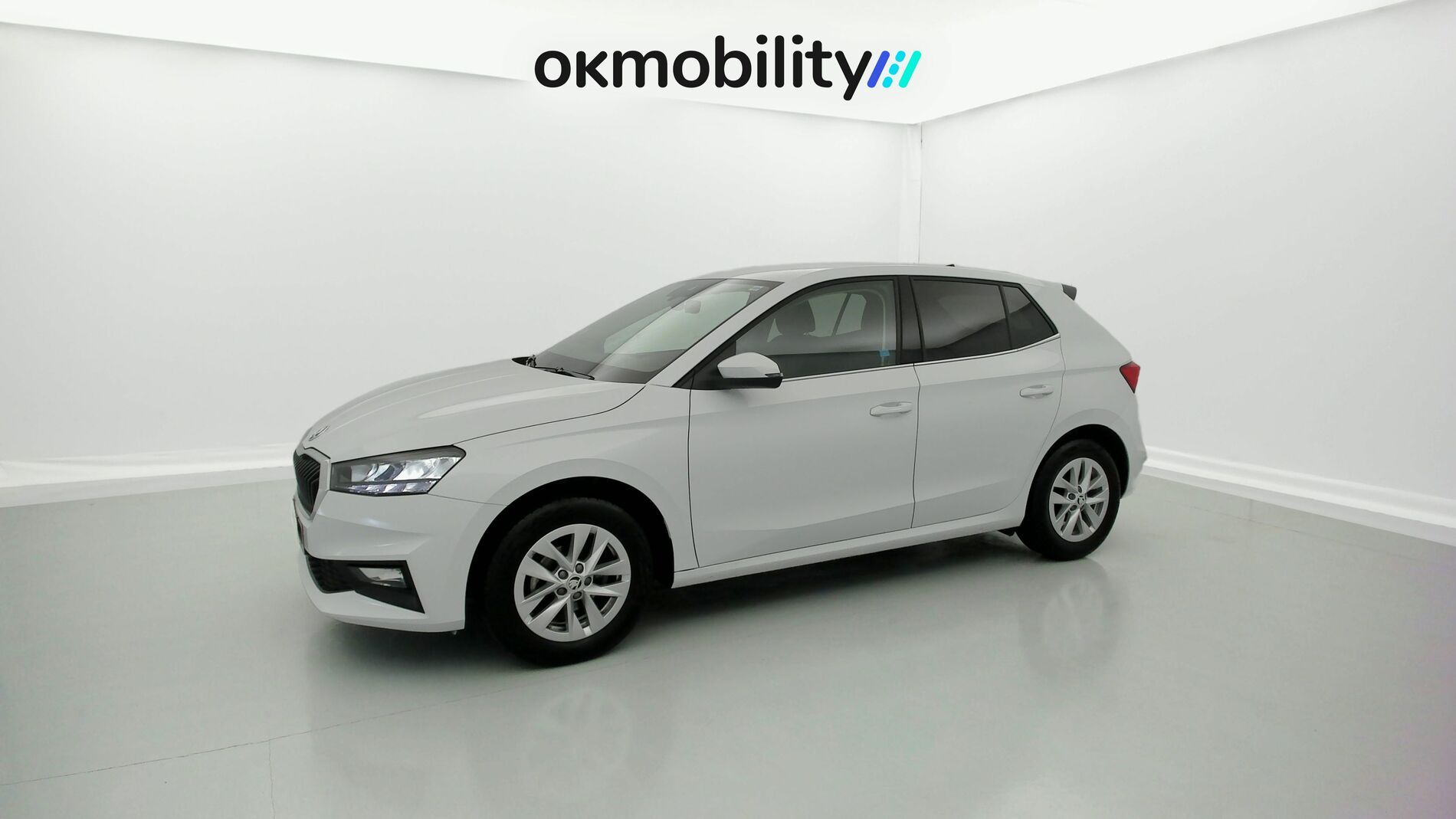skoda fabia selection 1.0 MPI 80 2024 blanco glaciar 5