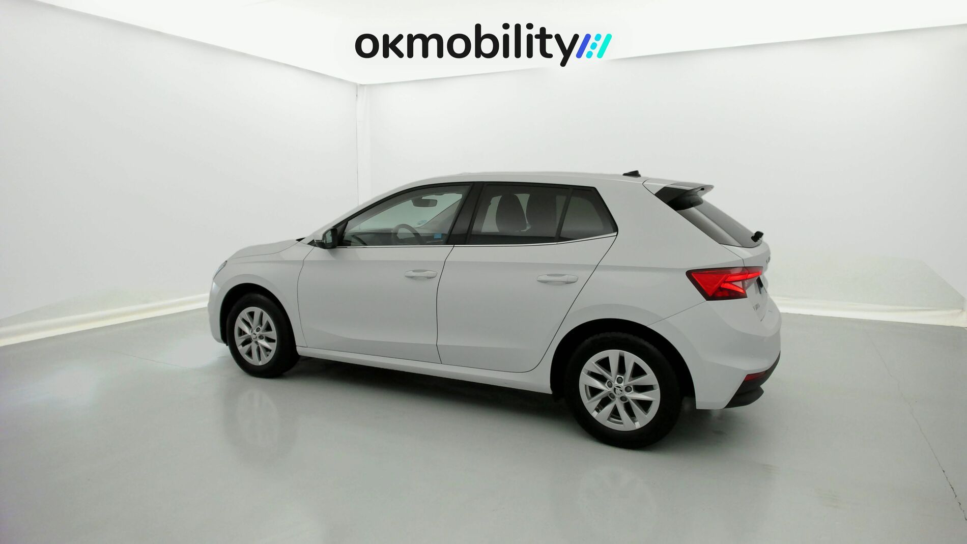 skoda fabia selection 1.0 MPI 80 2024 blanco glaciar 8