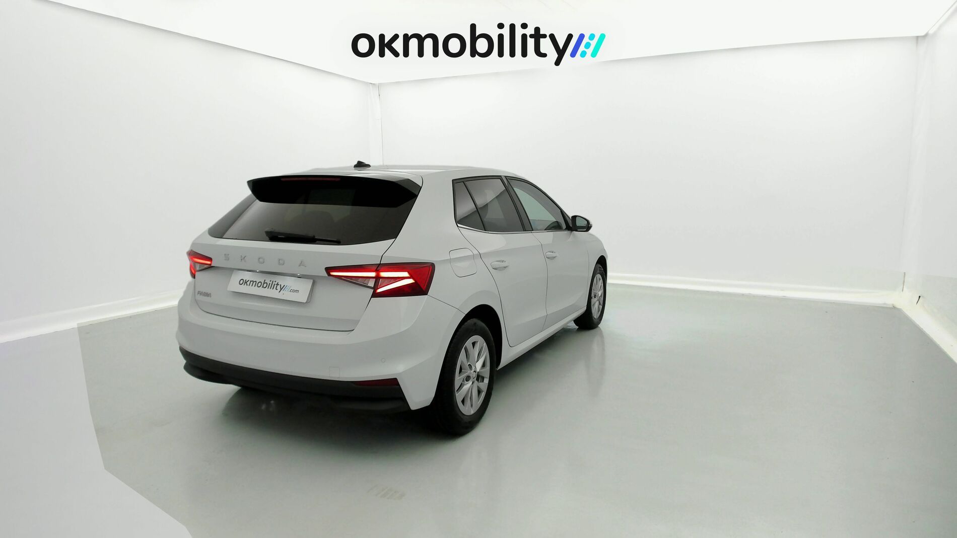 skoda fabia selection 1.0 MPI 80 2024 blanco glaciar 11