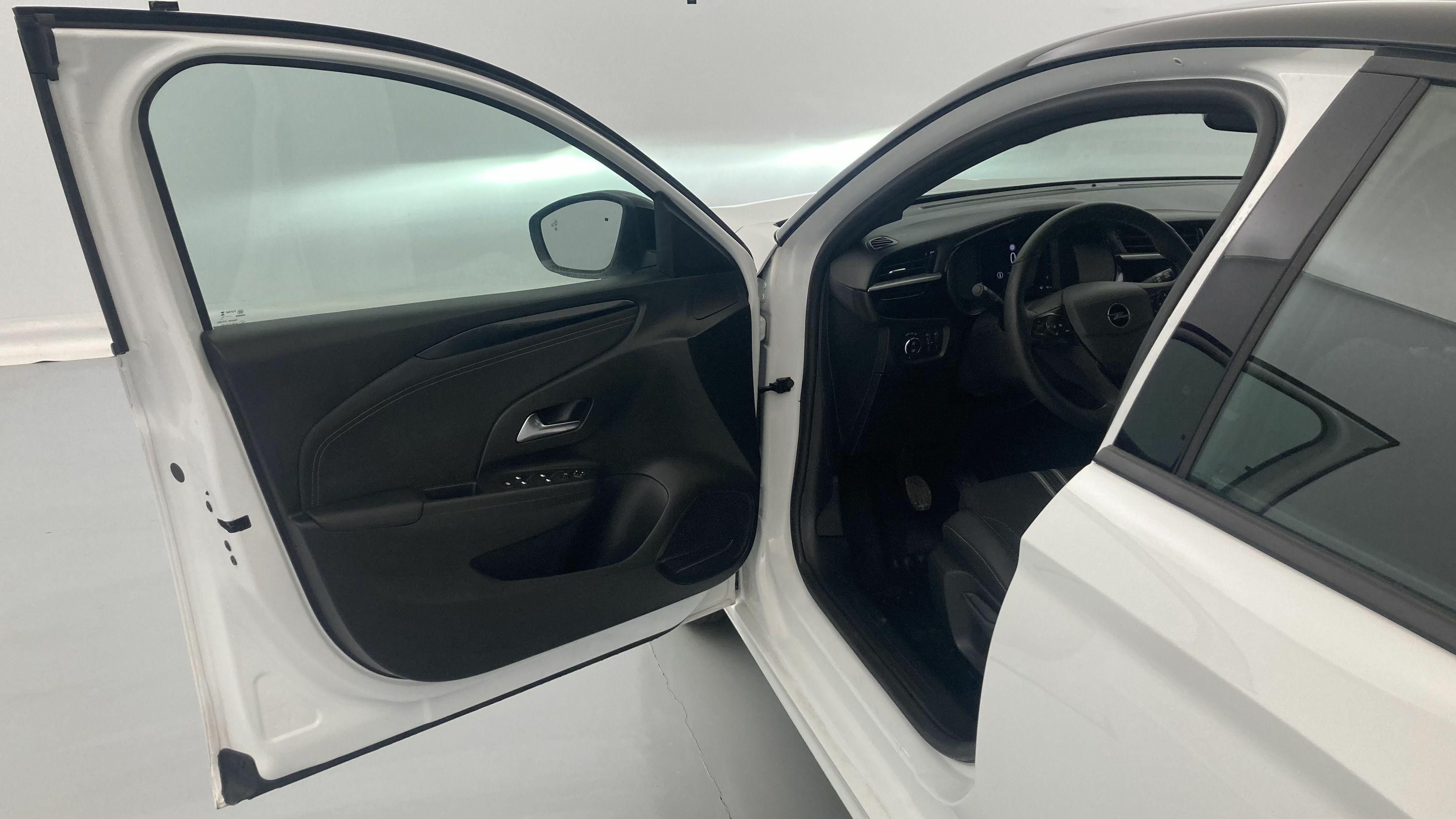 opel corsa gs 1.2T 100 2024 arktis white 12