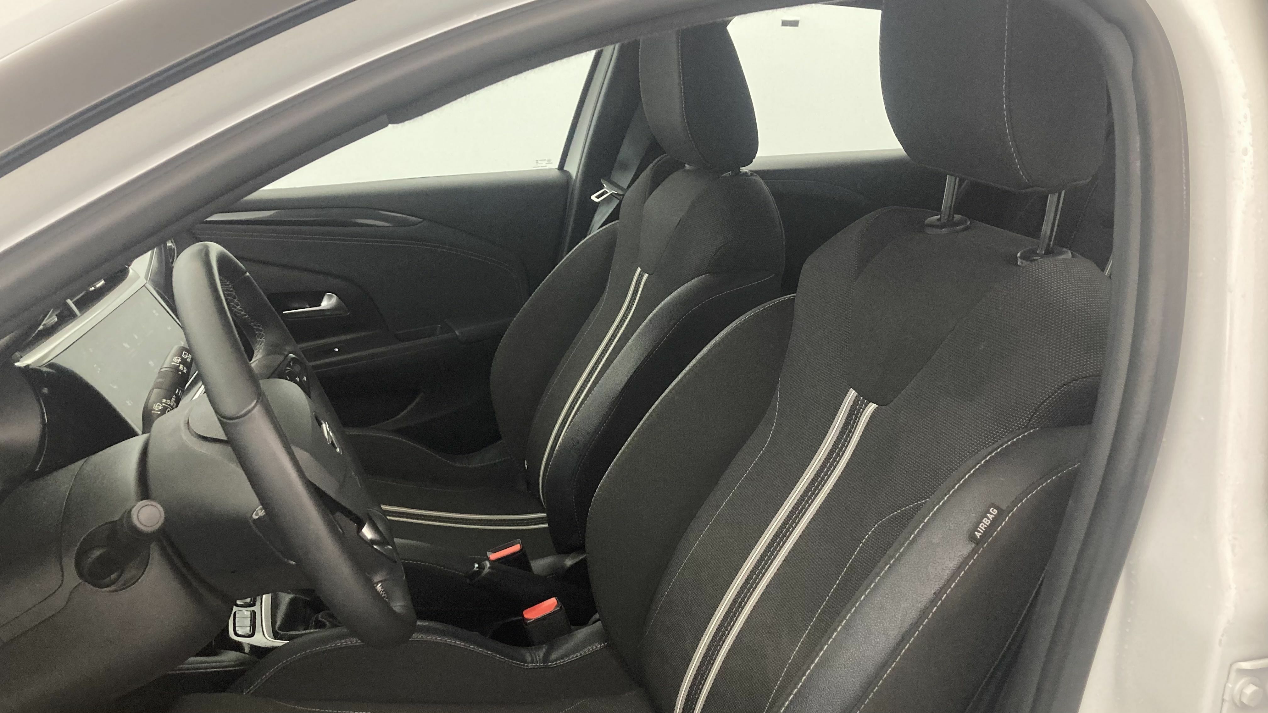 opel corsa gs 1.2T 100 2024 arktis white 13