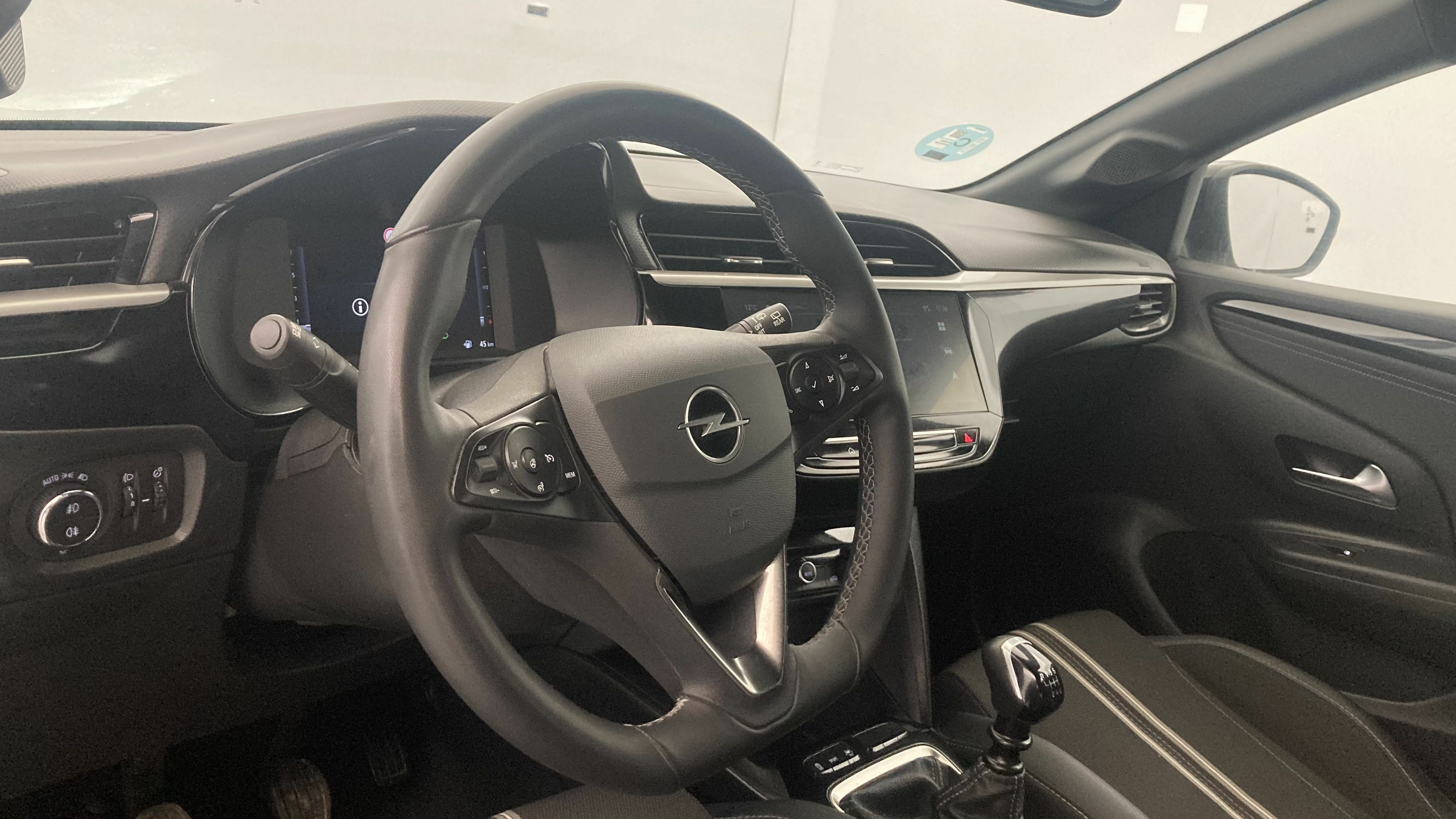 opel corsa gs 1.2T 100 2024 arktis white 14