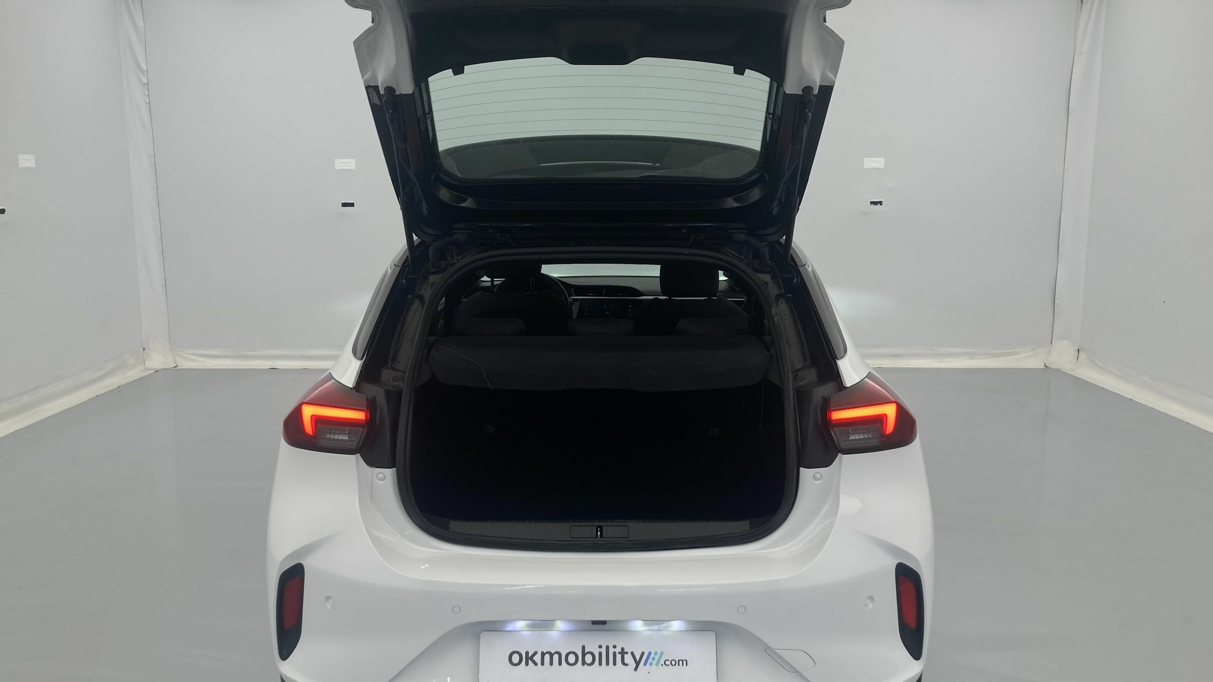 opel corsa gs 1.2T 100 2024 arktis white 23