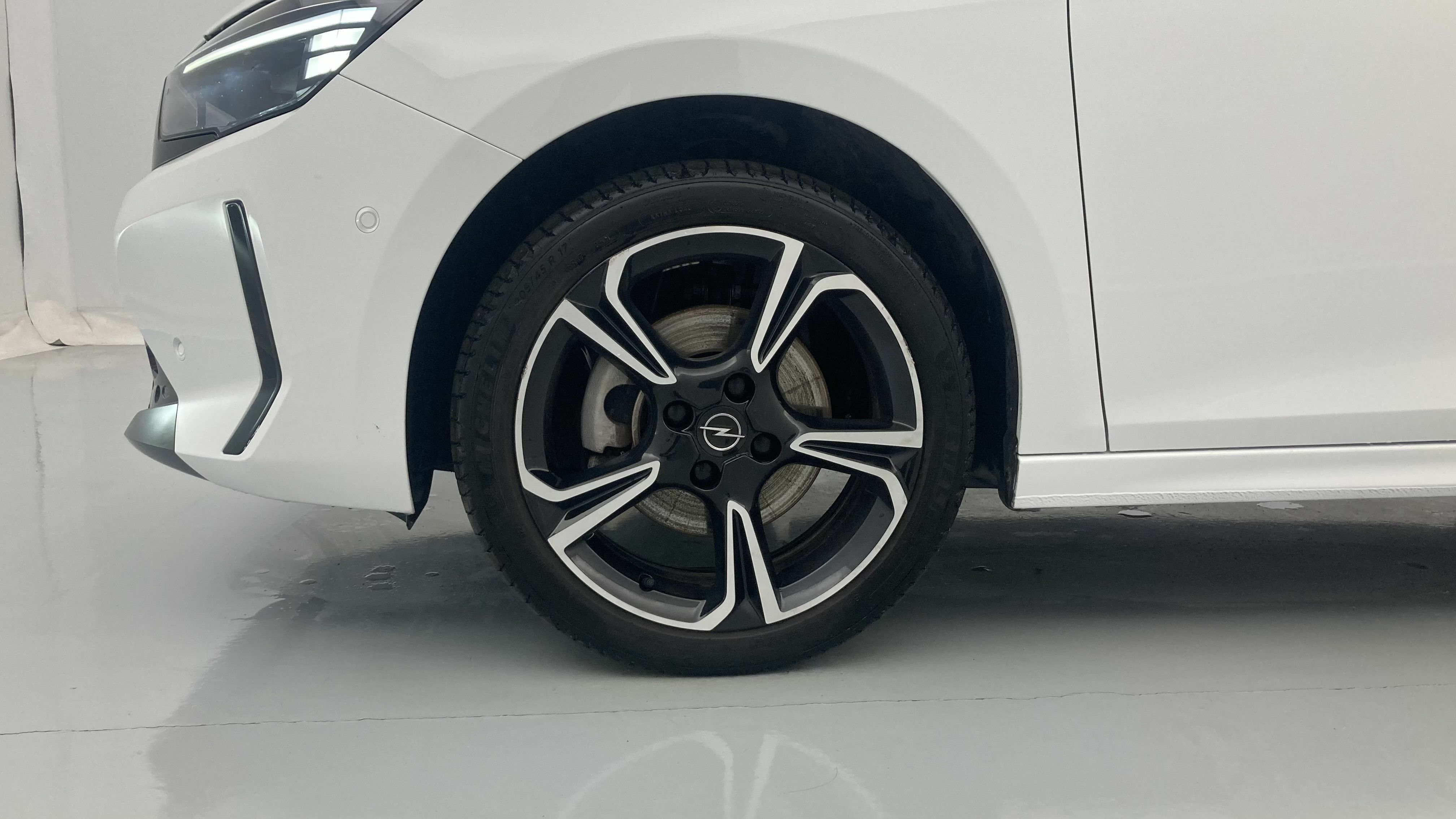 opel corsa gs 1.2T 100 2024 arktis white 26