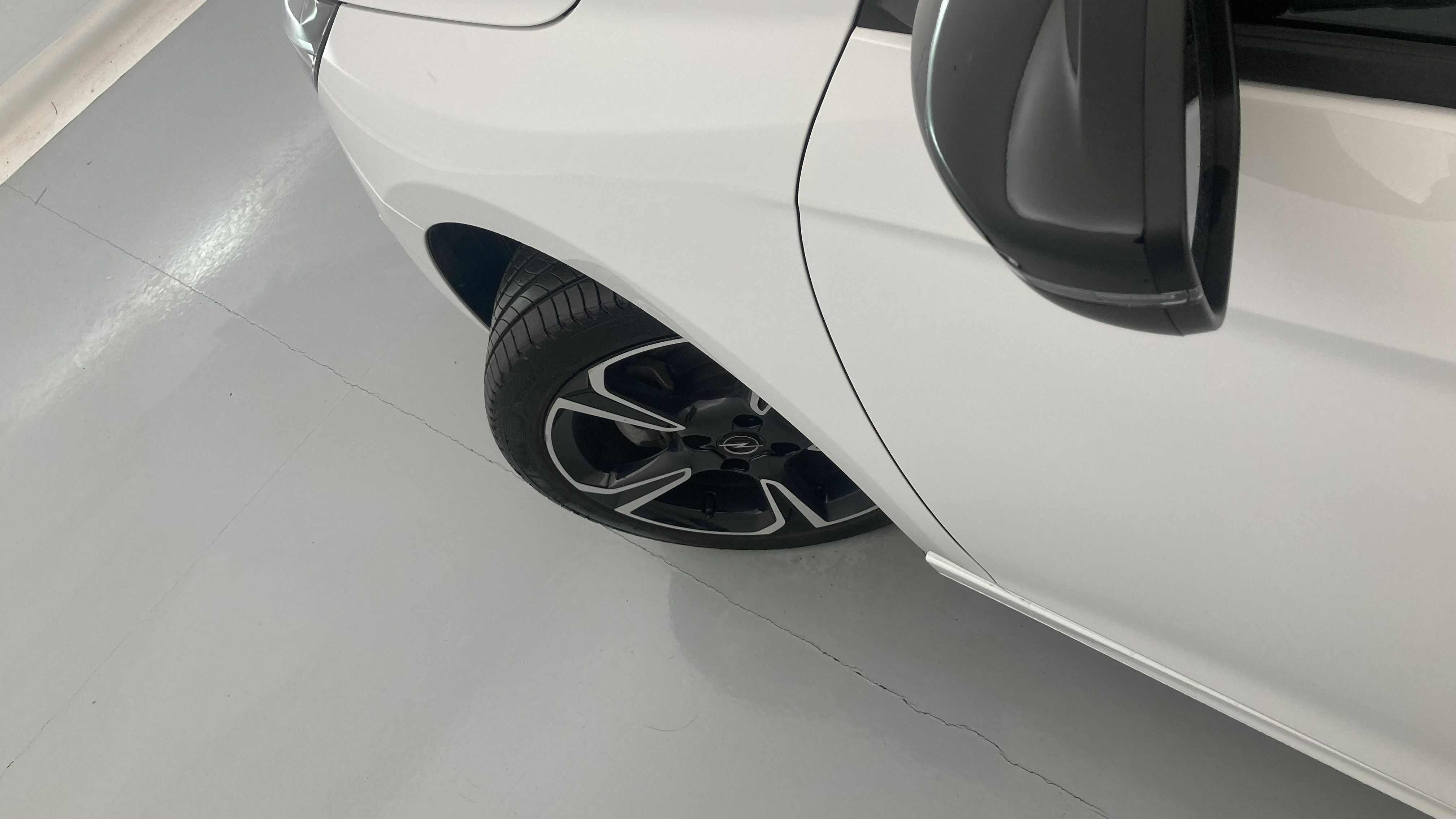 opel corsa gs 1.2T 100 2024 arktis white 27