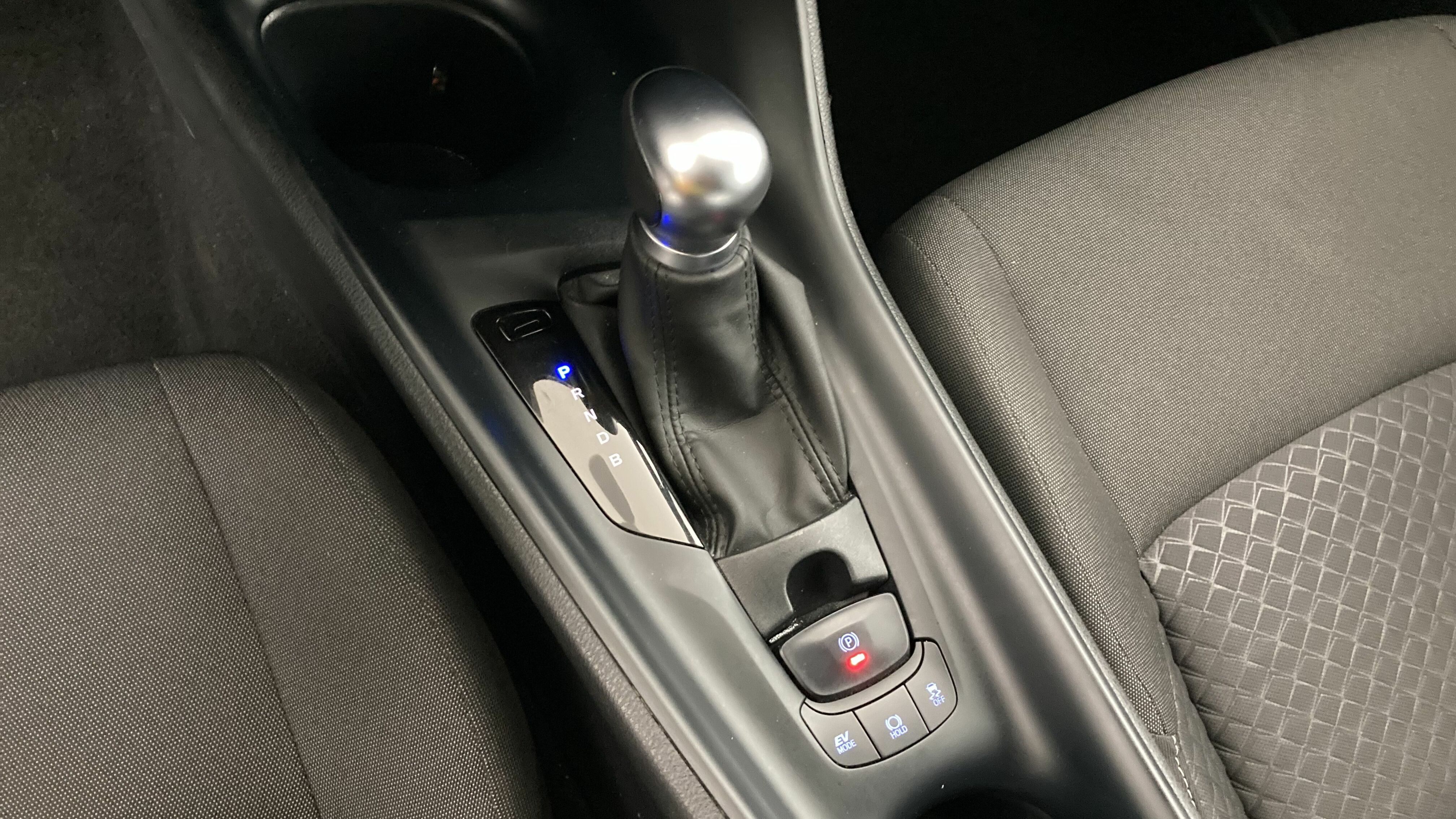 toyota c-hr business edition 1.8 E-CVT 125H 2023 shimmering silver 20