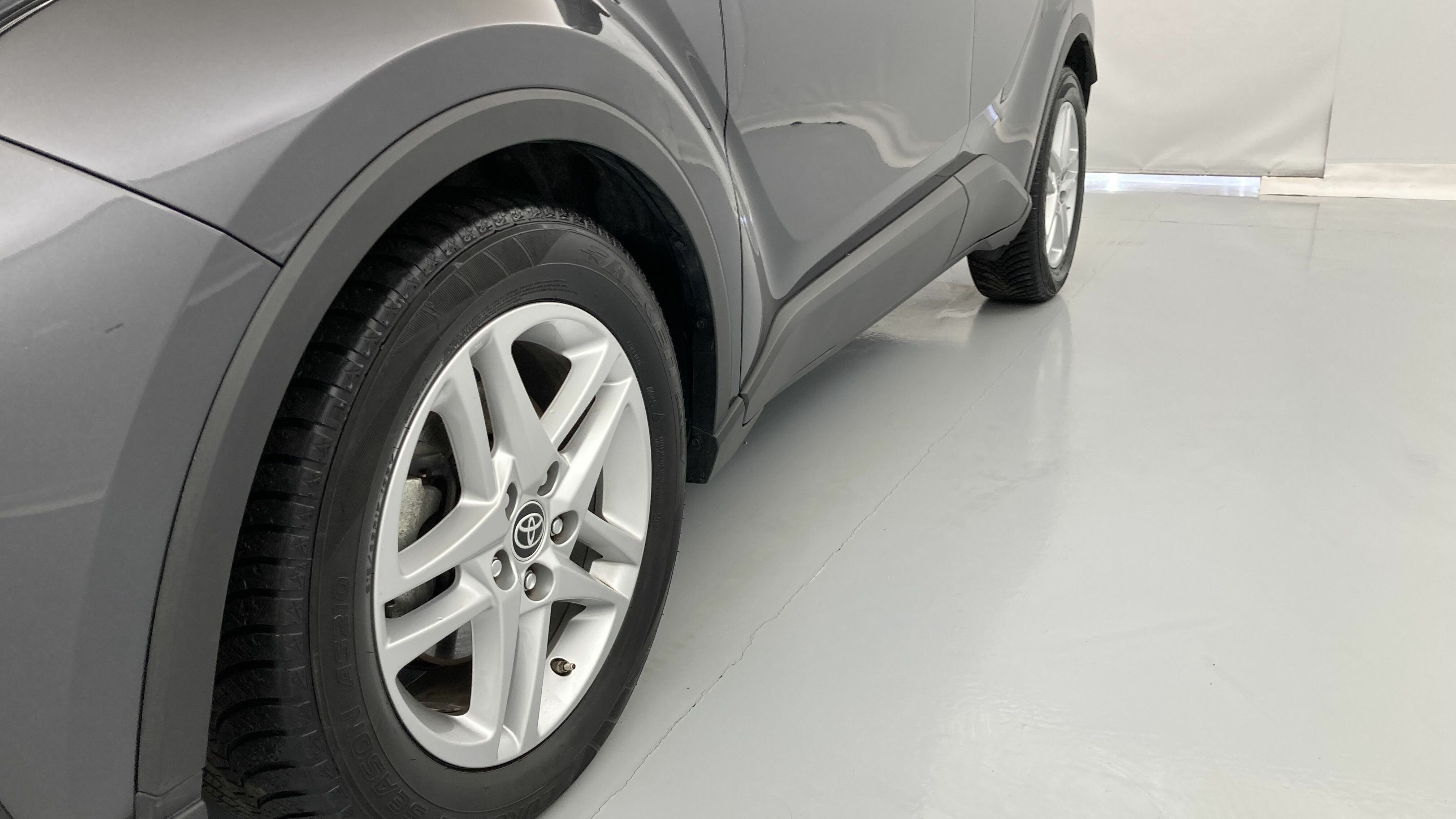 toyota c-hr business edition 1.8 E-CVT 125H 2023 shimmering silver 26