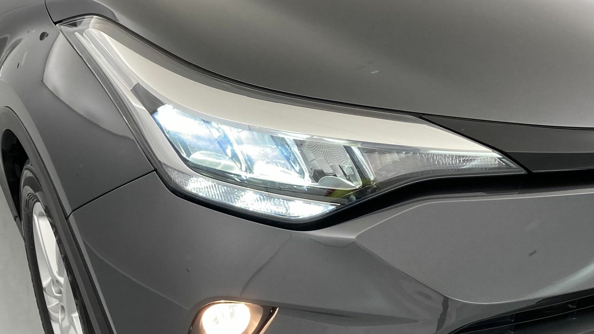 toyota c-hr business edition 1.8 E-CVT 125H 2023 shimmering silver 29