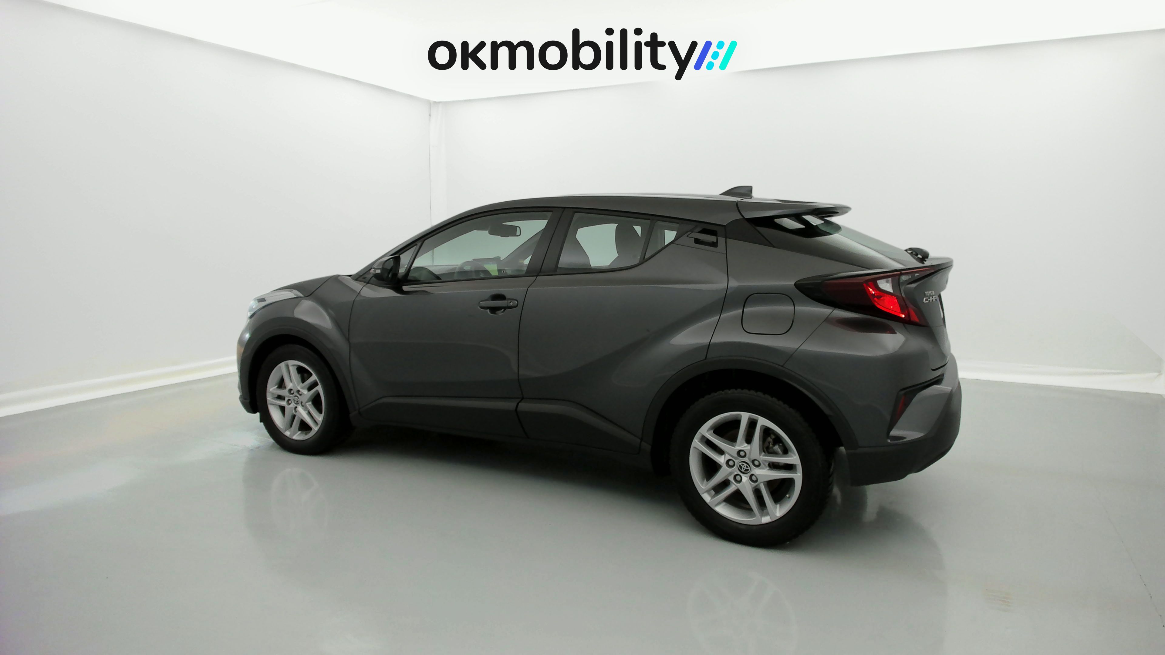 toyota c-hr business edition 1.8 E-CVT 125H 2023 shimmering silver 9