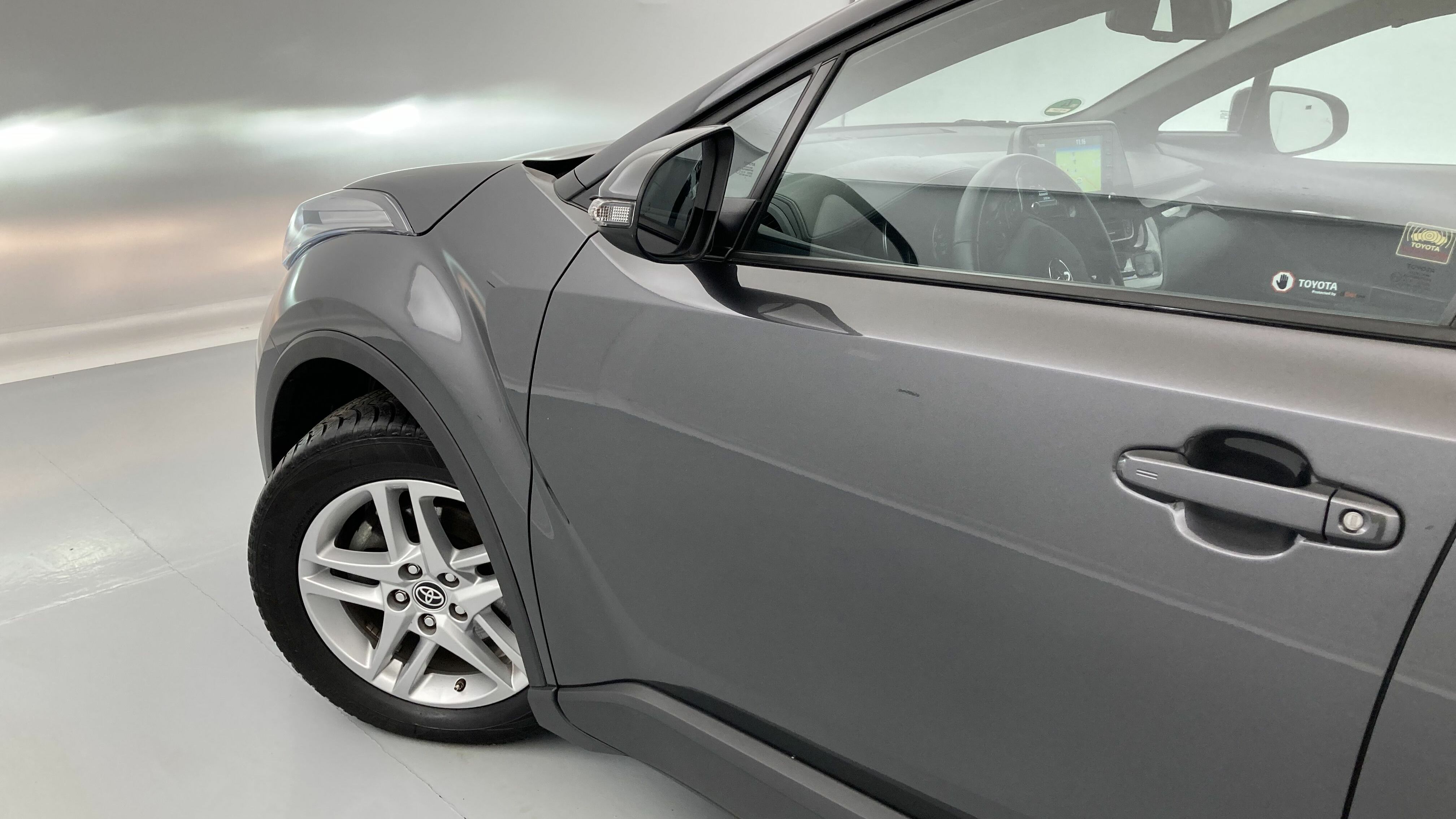 toyota c-hr business edition 1.8 E-CVT 125H 2023 plata 28