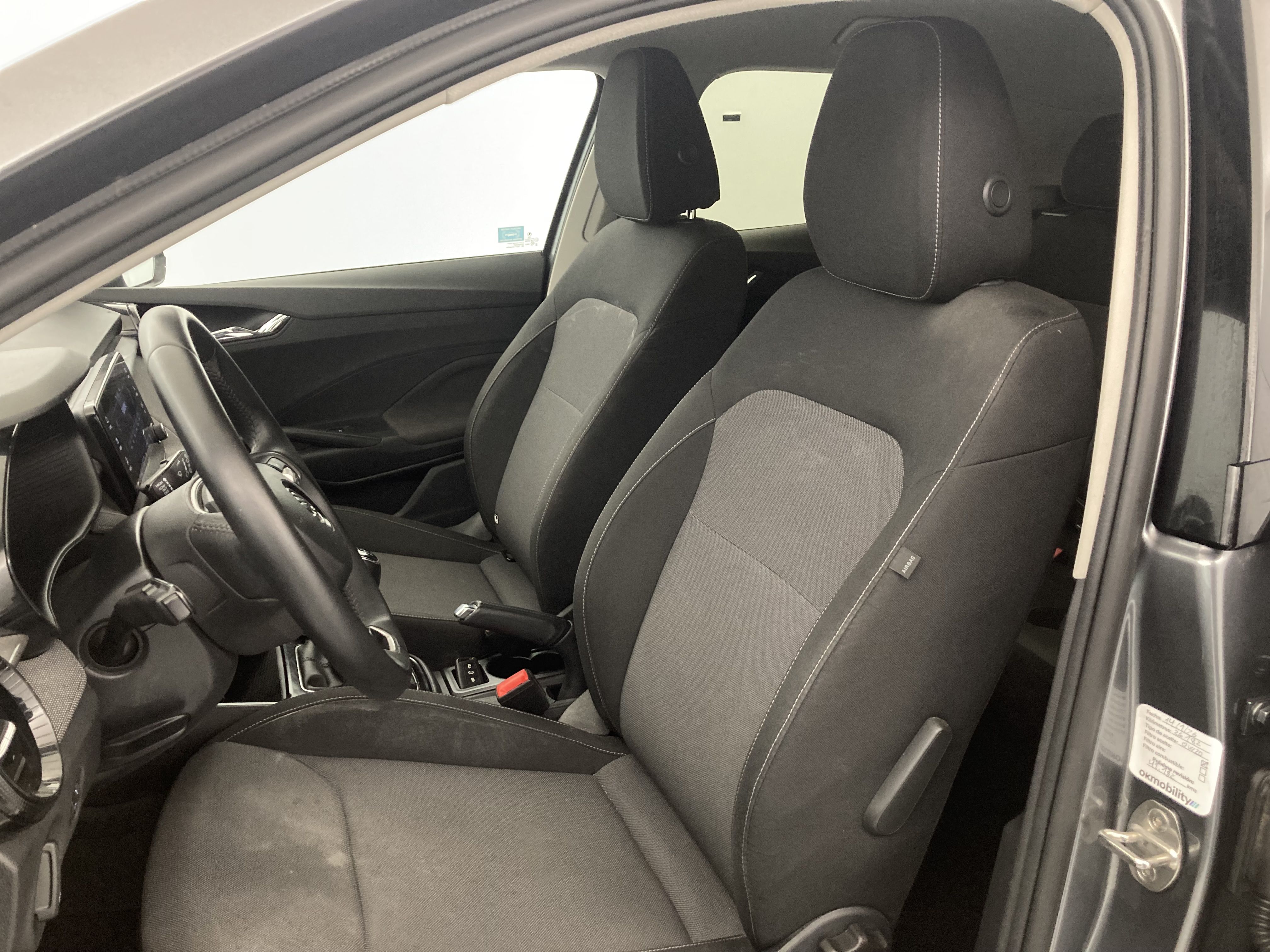 skoda fabia selection 1.0 MPI 80 2024 gris graphite 17