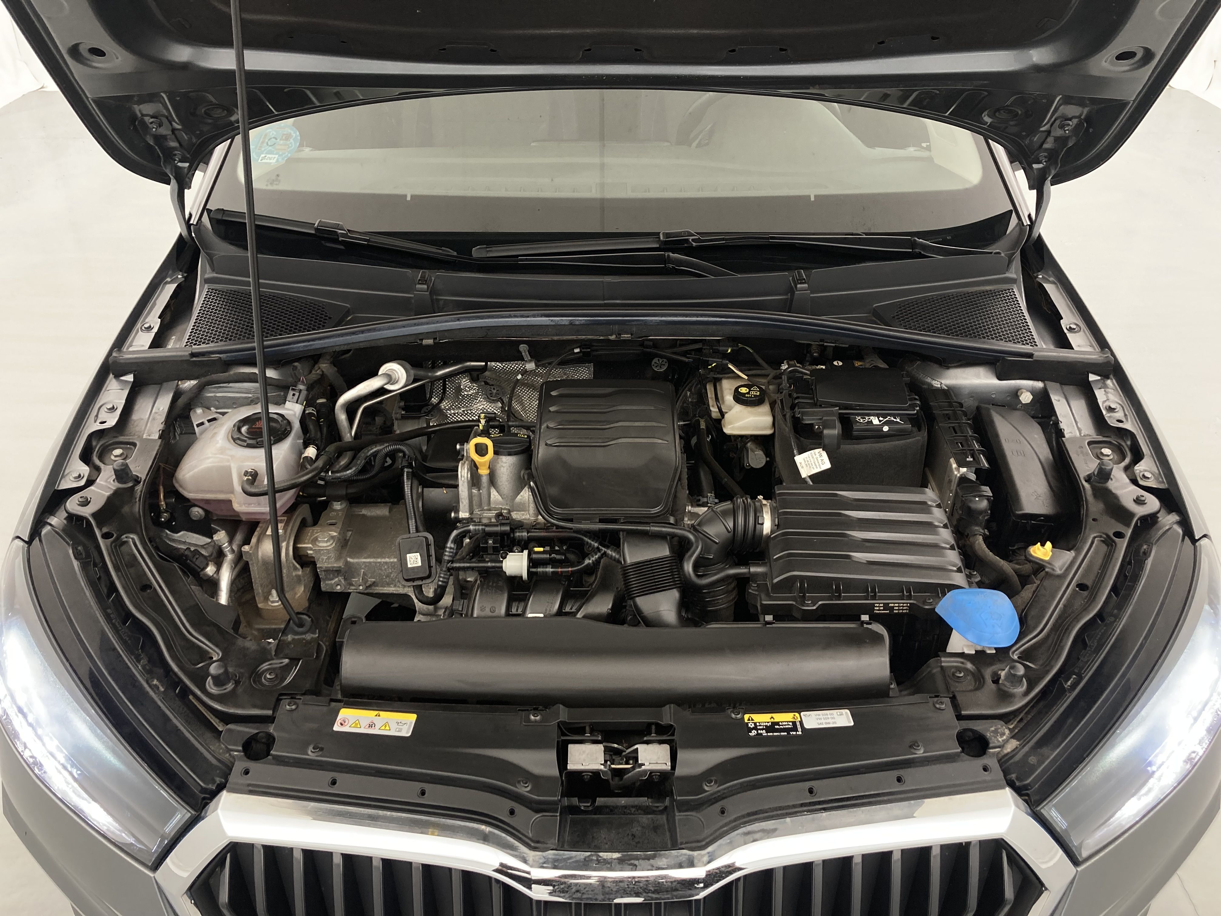 skoda fabia selection 1.0 MPI 80 2024 gris graphite 23