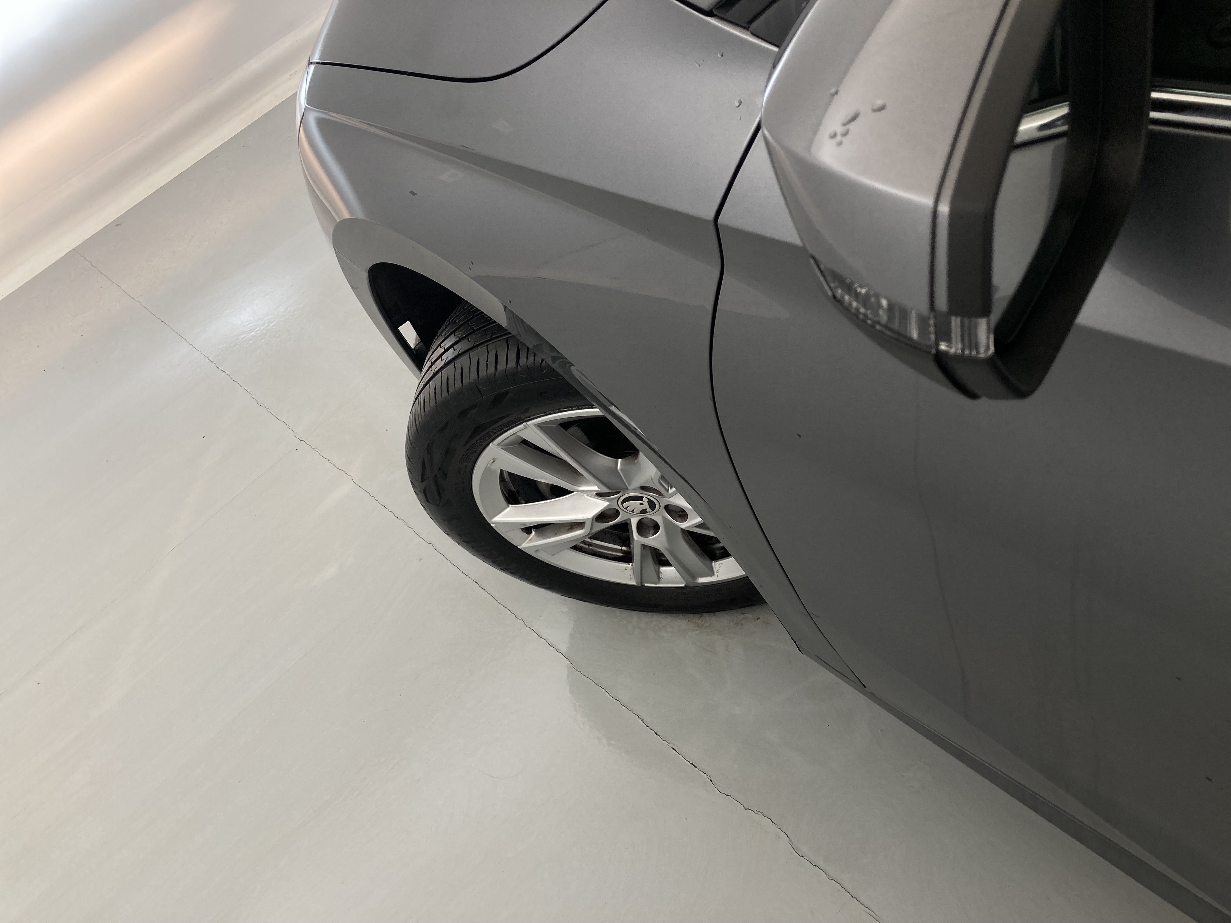 skoda fabia selection 1.0 MPI 80 2024 gris graphite 30