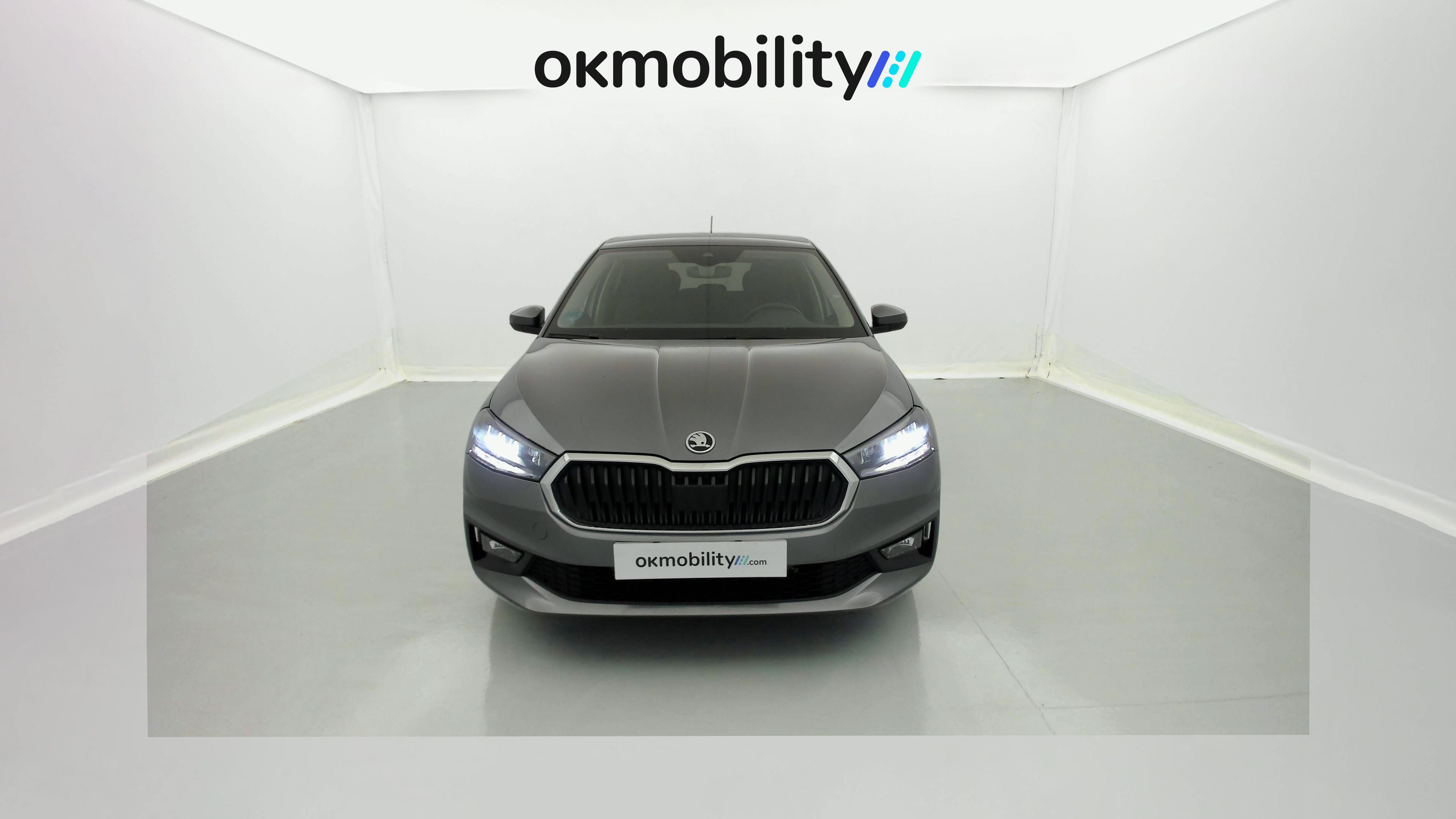 skoda fabia selection 1.0 MPI 80 2024 gris graphite 1