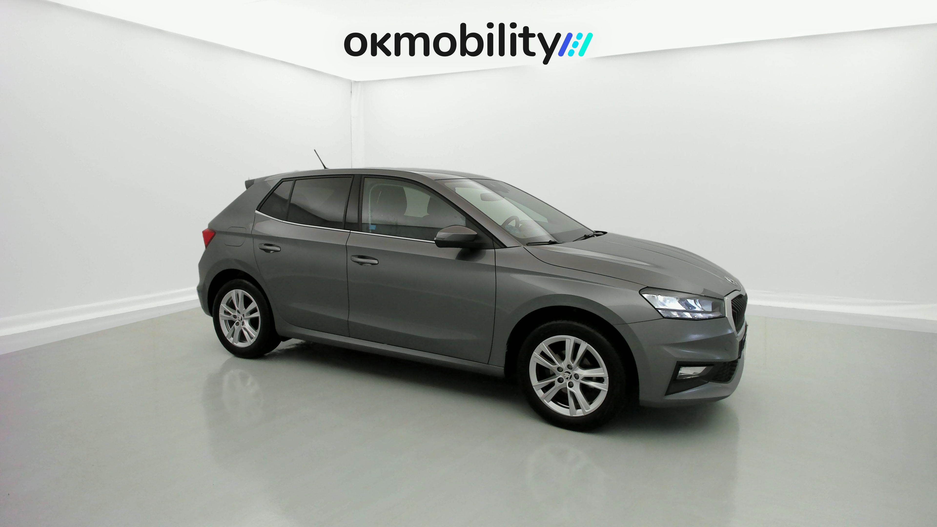 skoda fabia selection 1.0 MPI 80 2024 gris graphite 3
