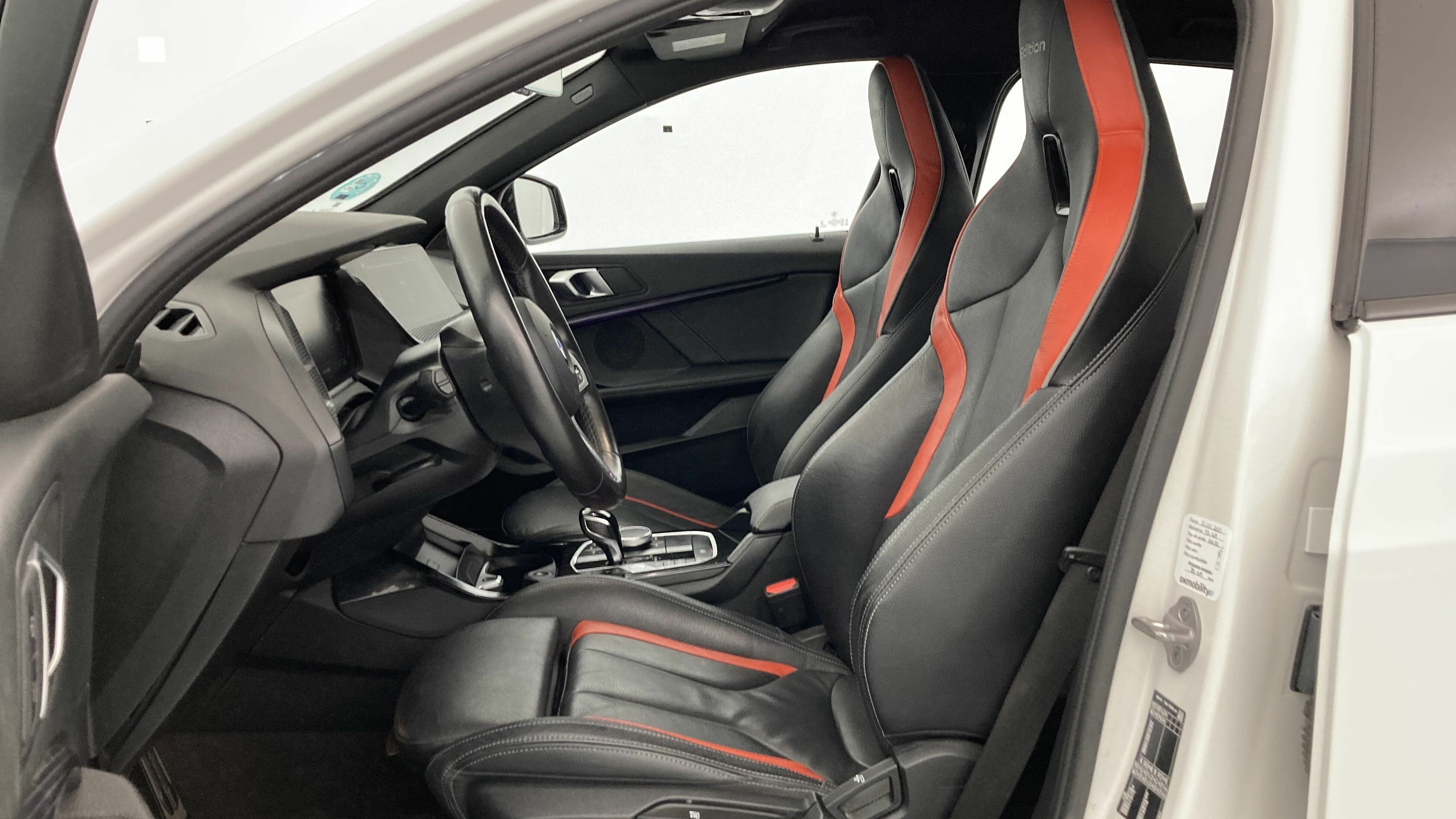 bmw serie 1 m sport colorvision 118I 136 STEPTRONIC 2024 alpinweiss 14