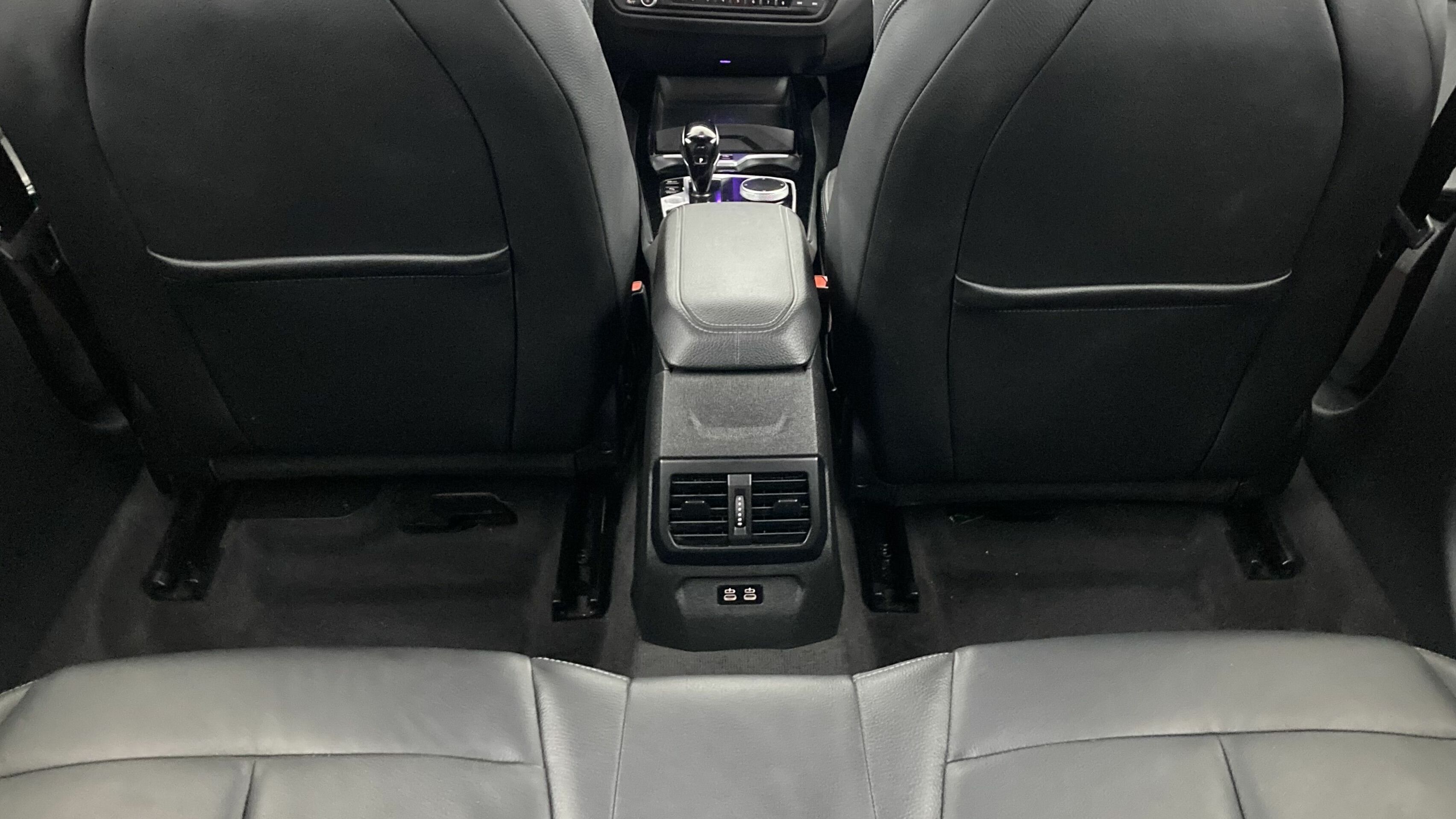 bmw serie 1 m sport colorvision 118I 136 STEPTRONIC 2024 alpinweiss 22