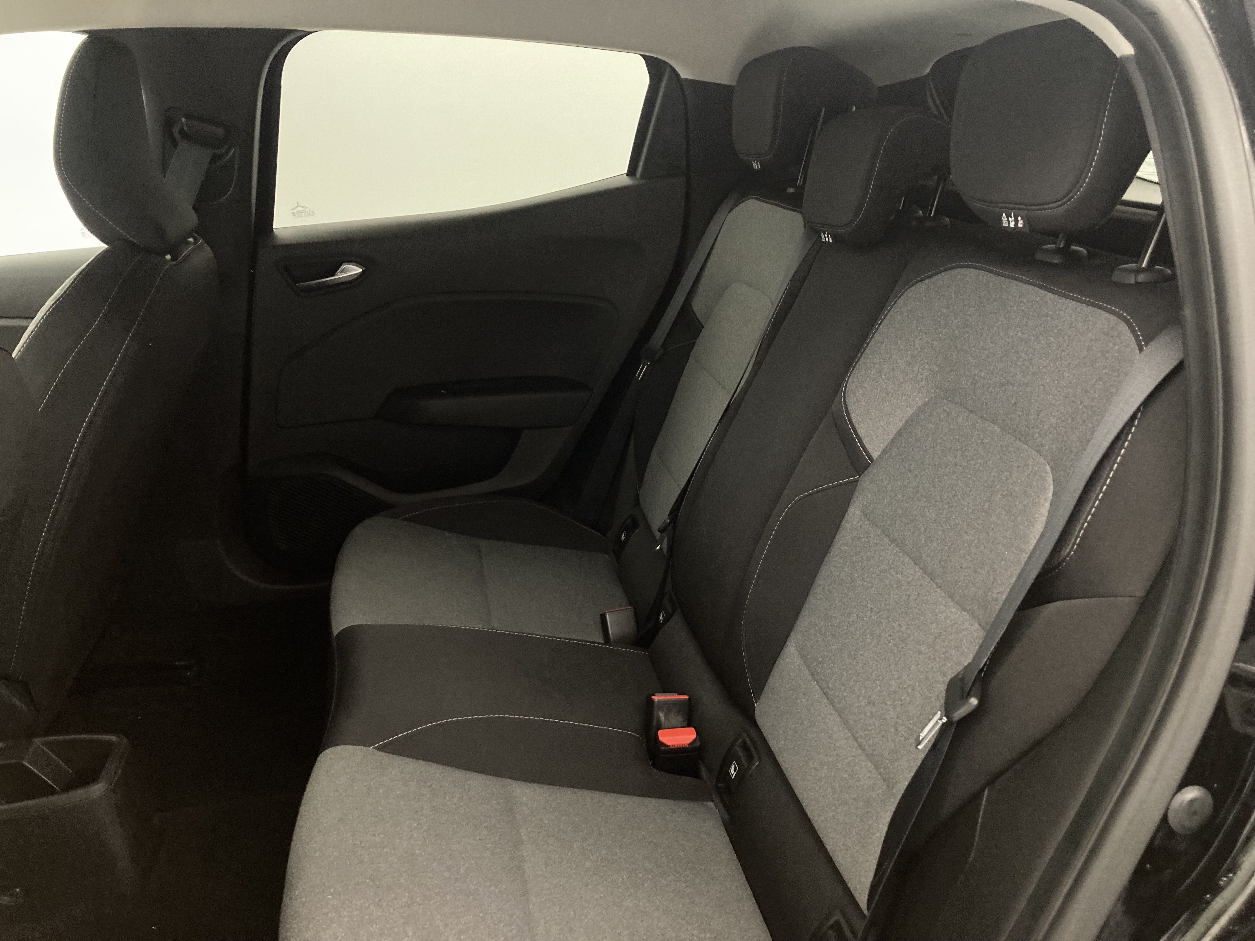 renault clio evolution 1.5 DCI 100 2025 negro brillante 24