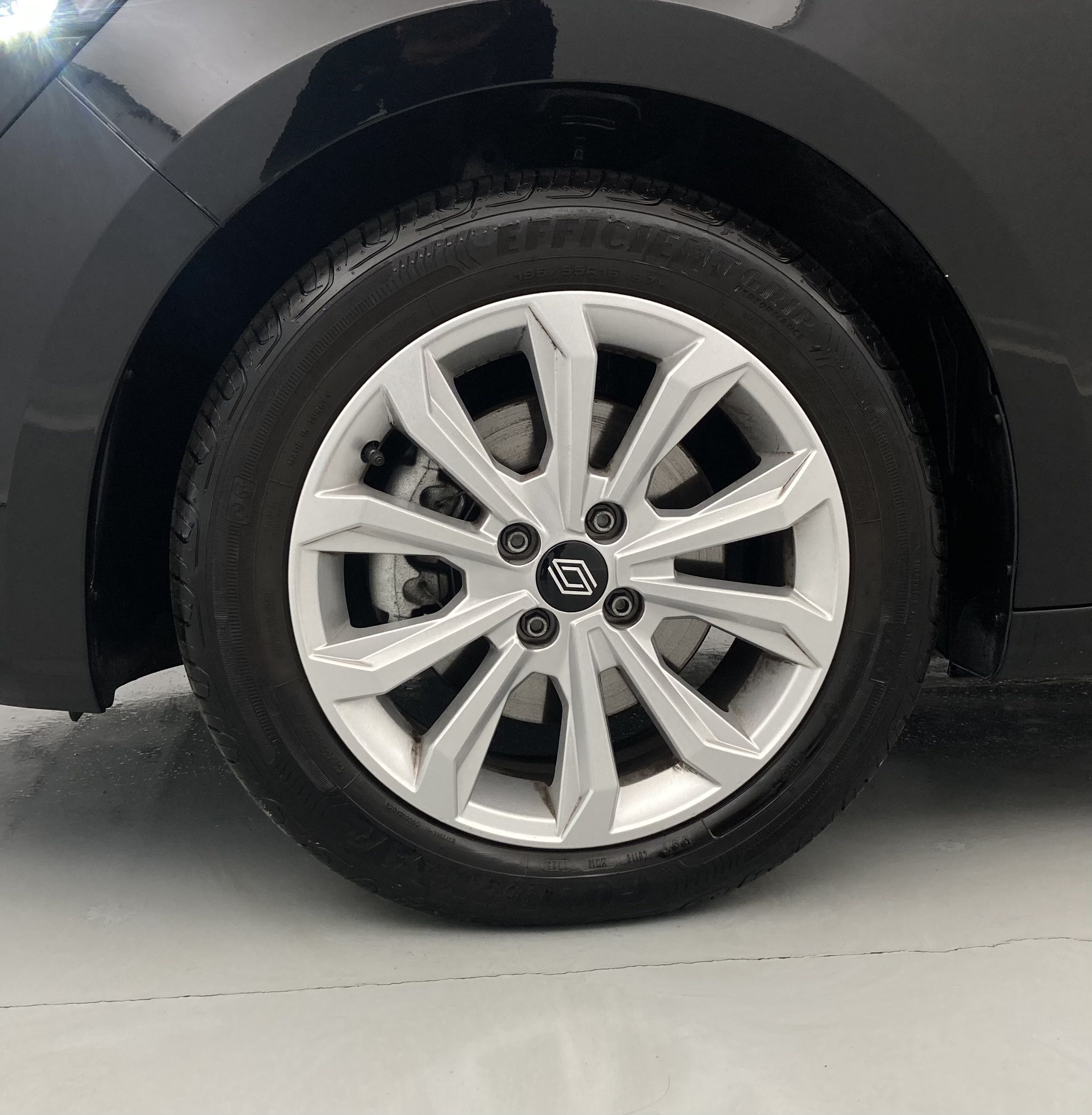 renault clio evolution 1.5 DCI 100 2025 negro brillante 28