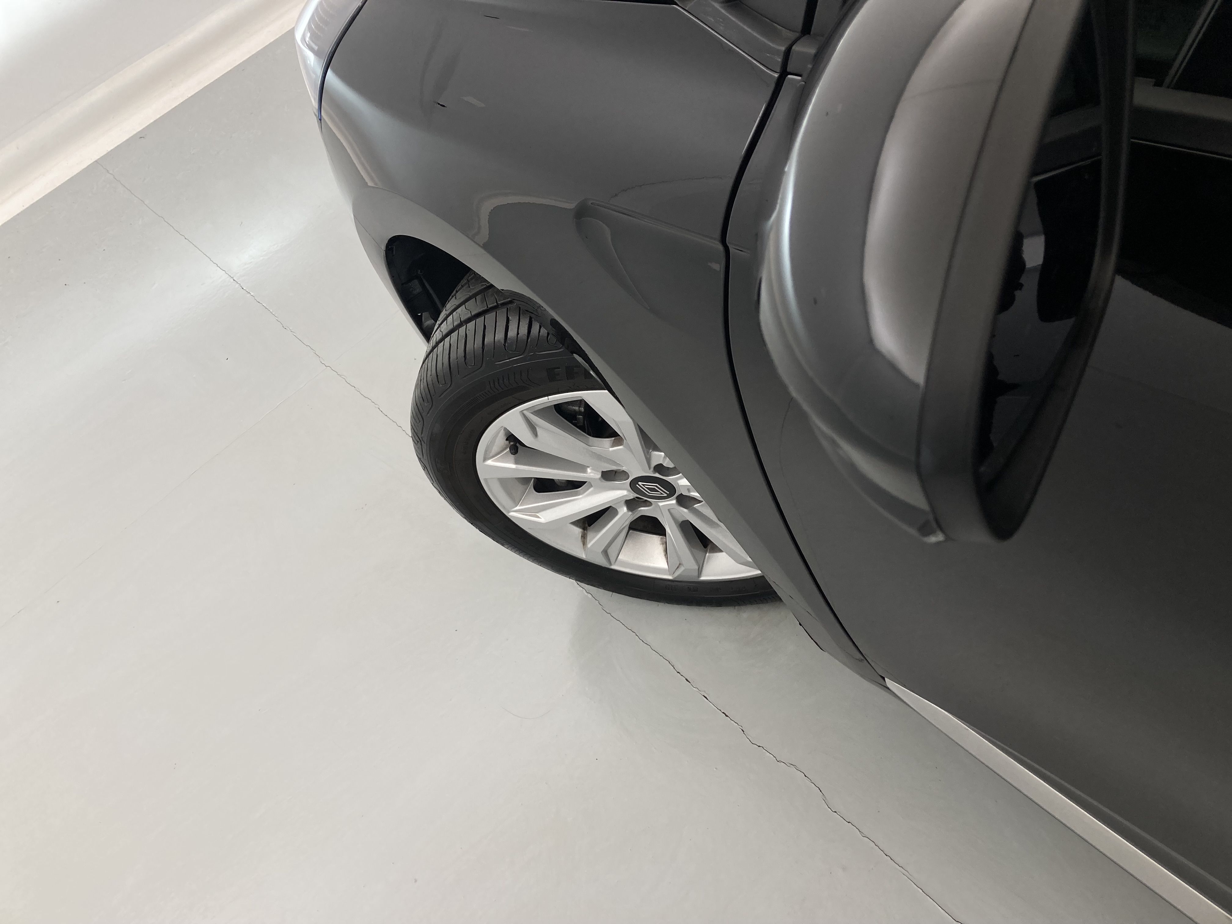 renault clio evolution 1.5 DCI 100 2025 negro brillante 30