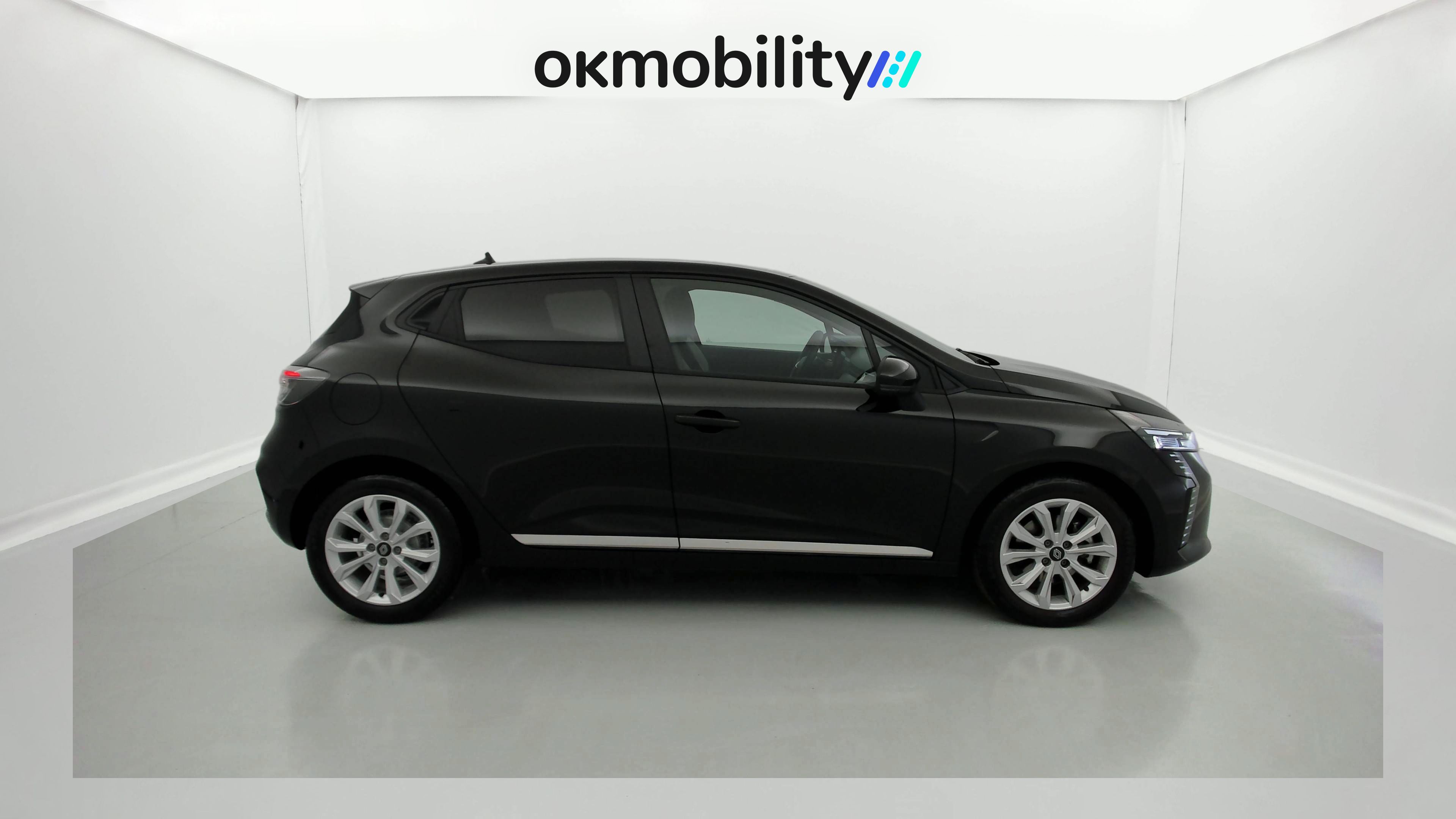 renault clio evolution 1.5 DCI 100 2025 negro brillante 2