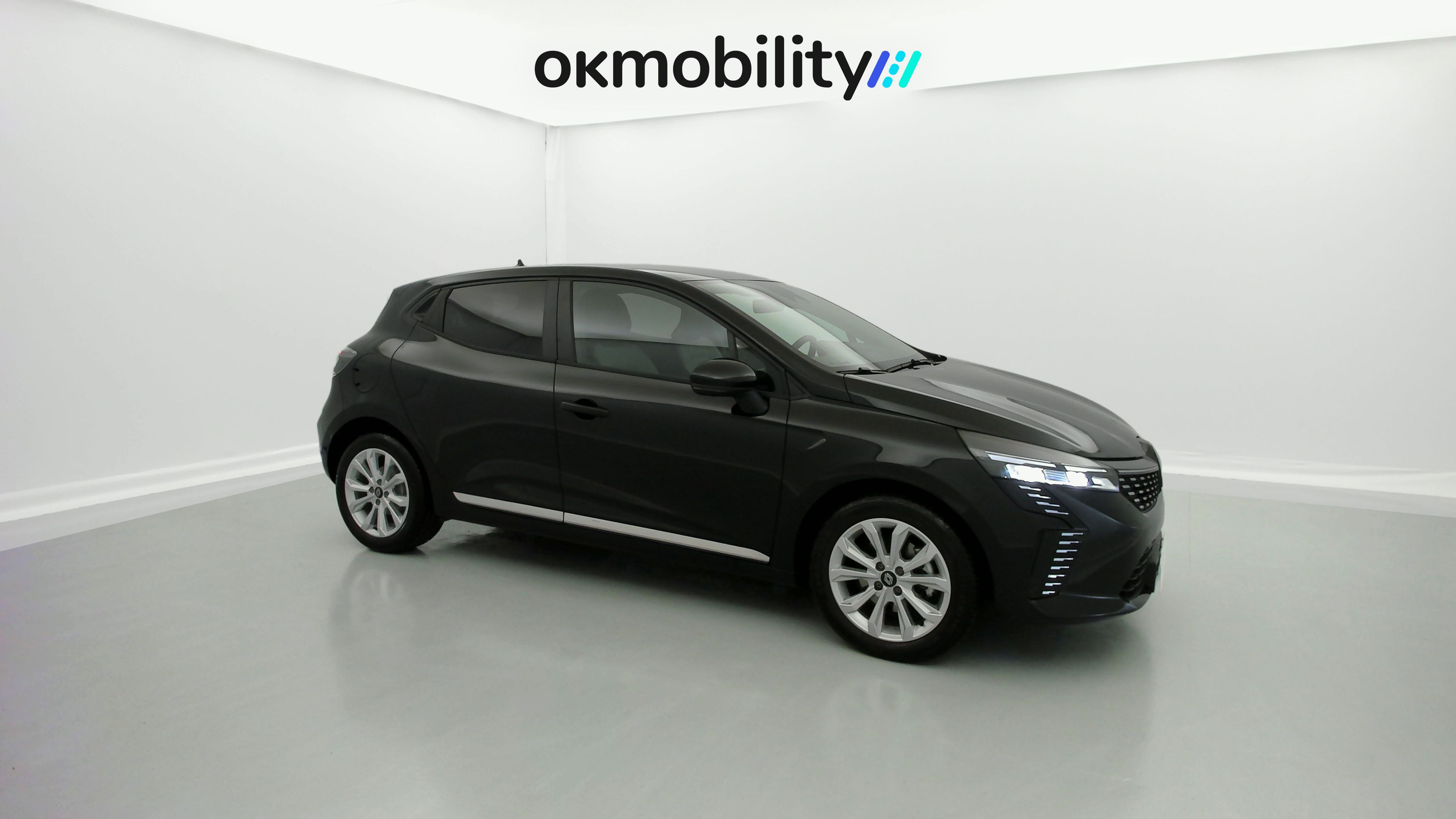 renault clio evolution 1.5 DCI 100 2025 negro brillante 3