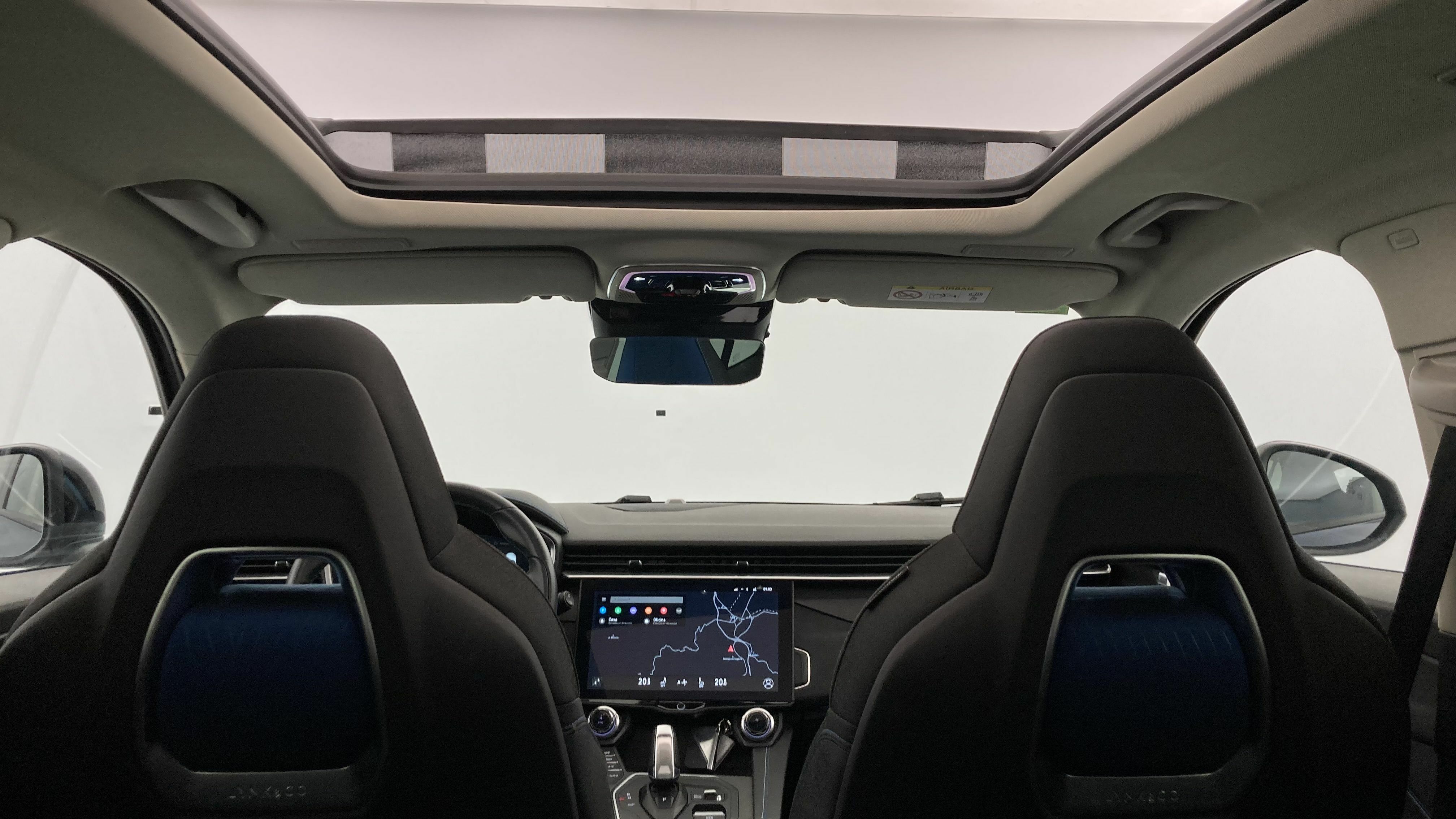 lynk&co 1 nv 1.5 PHEV 261 2022 blue 23