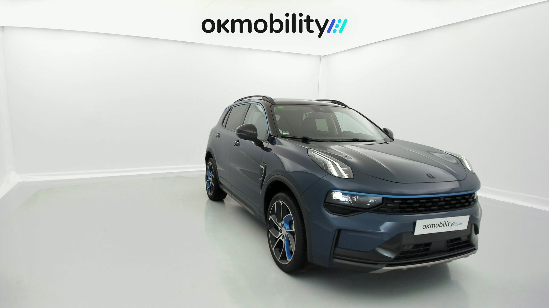 lynk&co 1 nv 1.5 PHEV 261 2022 blue 3