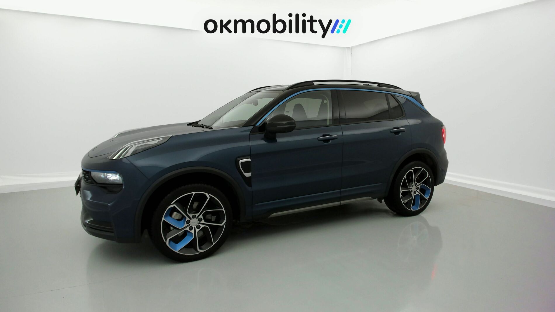 lynk&co 1 nv 1.5 PHEV 261 2022 blue 5