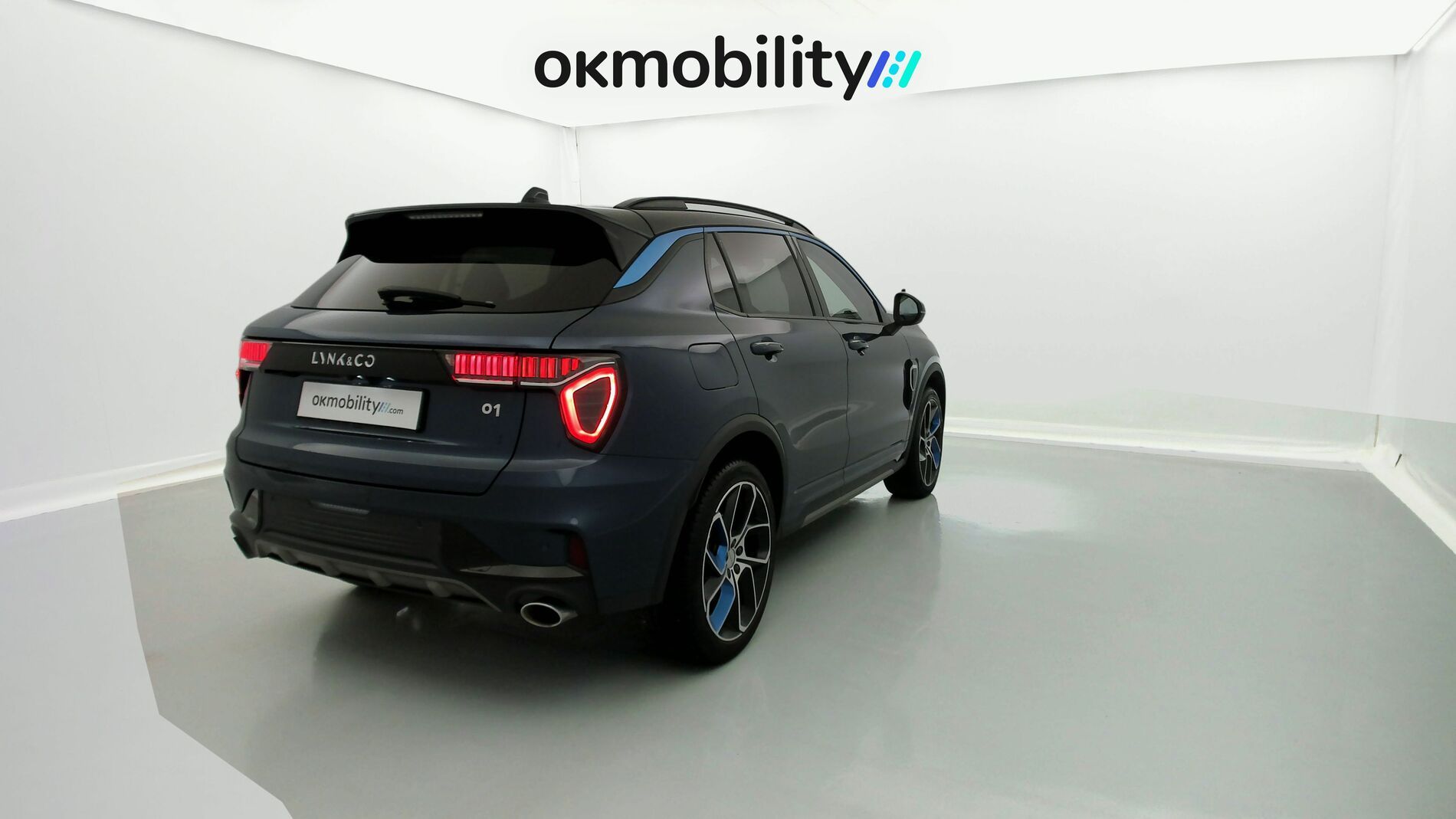 lynk&co 1 nv 1.5 PHEV 261 2022 blue 11