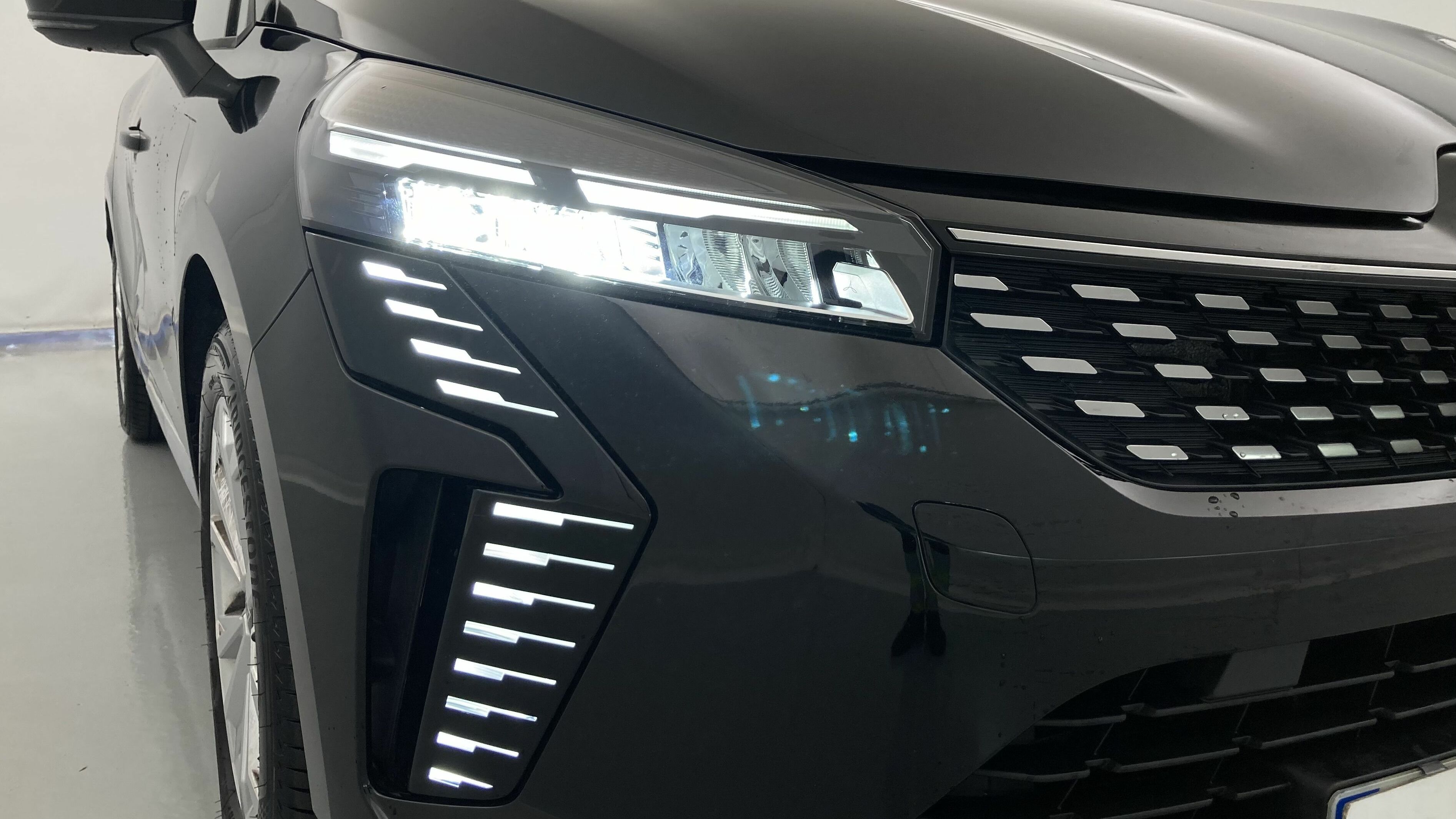 renault clio evolution 1.5 DCI 100 2025 negro brillante 28