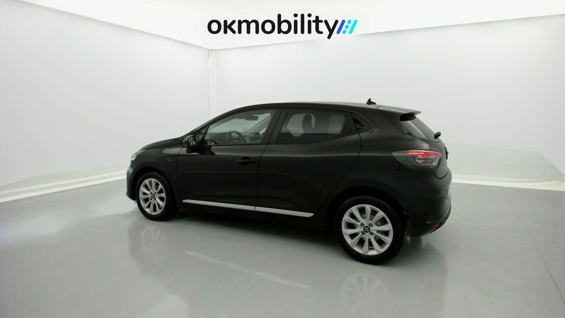 renault clio evolution 1.5 DCI 100 2025 negro brillante 7