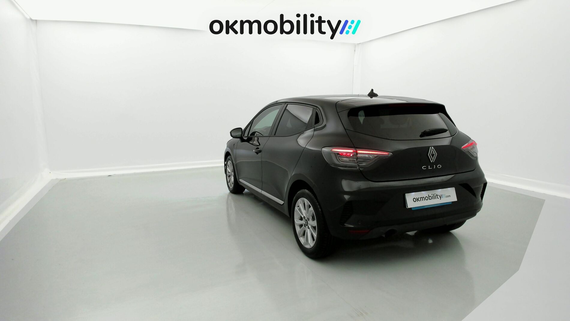 renault clio evolution 1.5 DCI 100 2025 negro brillante 8