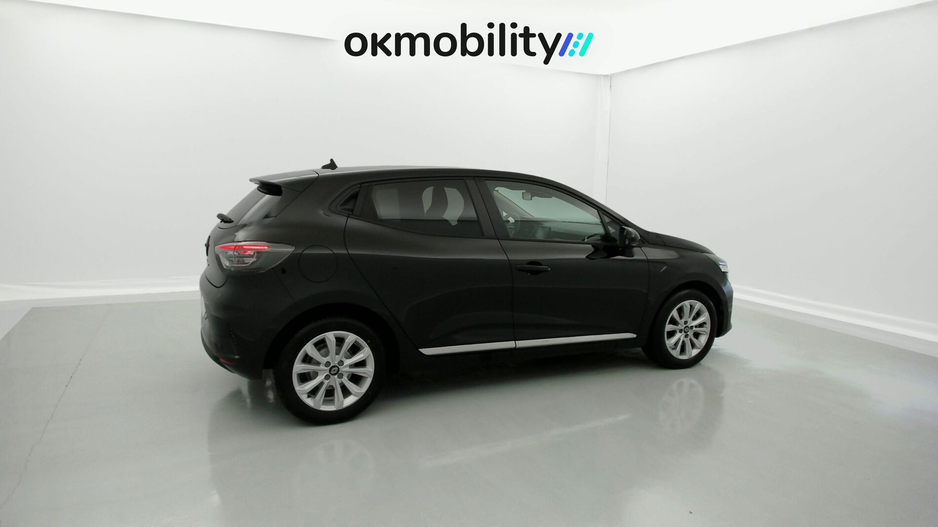 renault clio evolution 1.5 DCI 100 2025 negro brillante 11