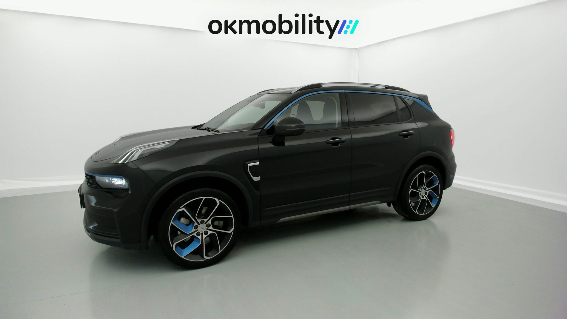 lynk&co 1 nv 1.5 PHEV 261 2022 black 4