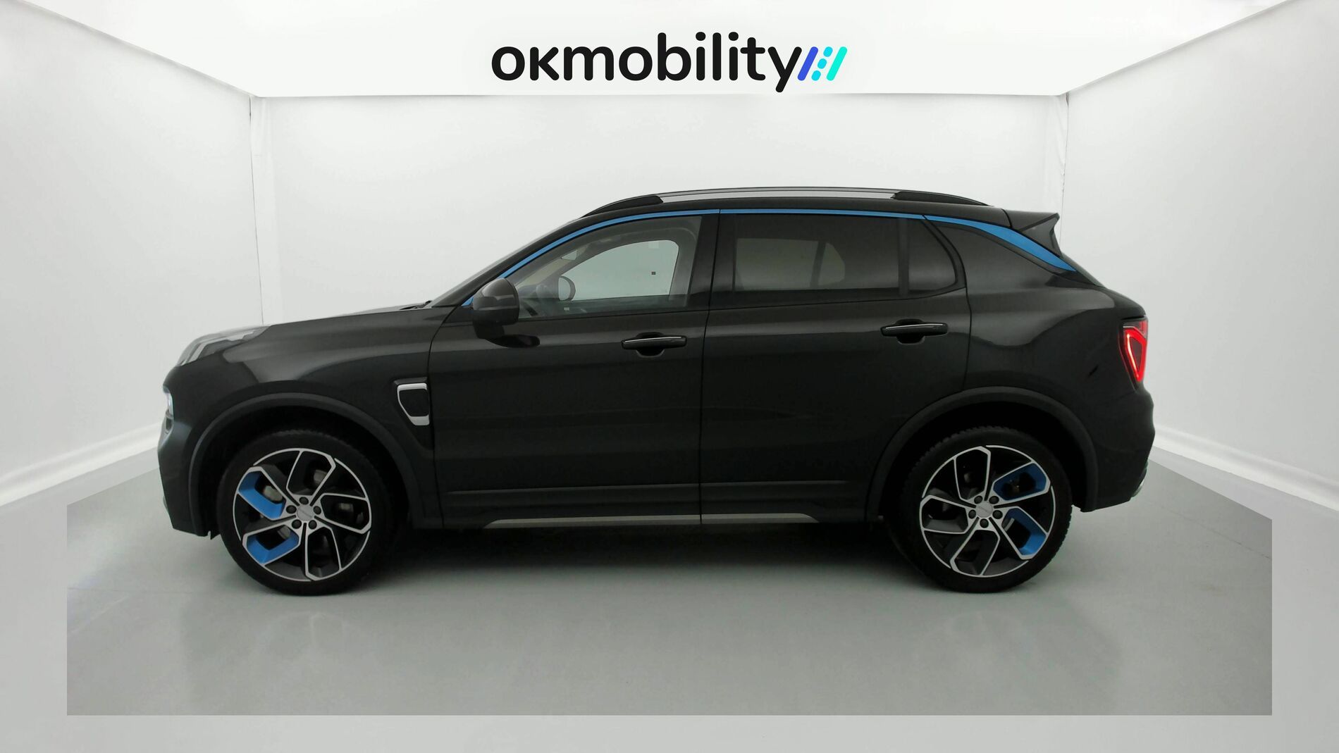 lynk&co 1 nv 1.5 PHEV 261 2022 black 5